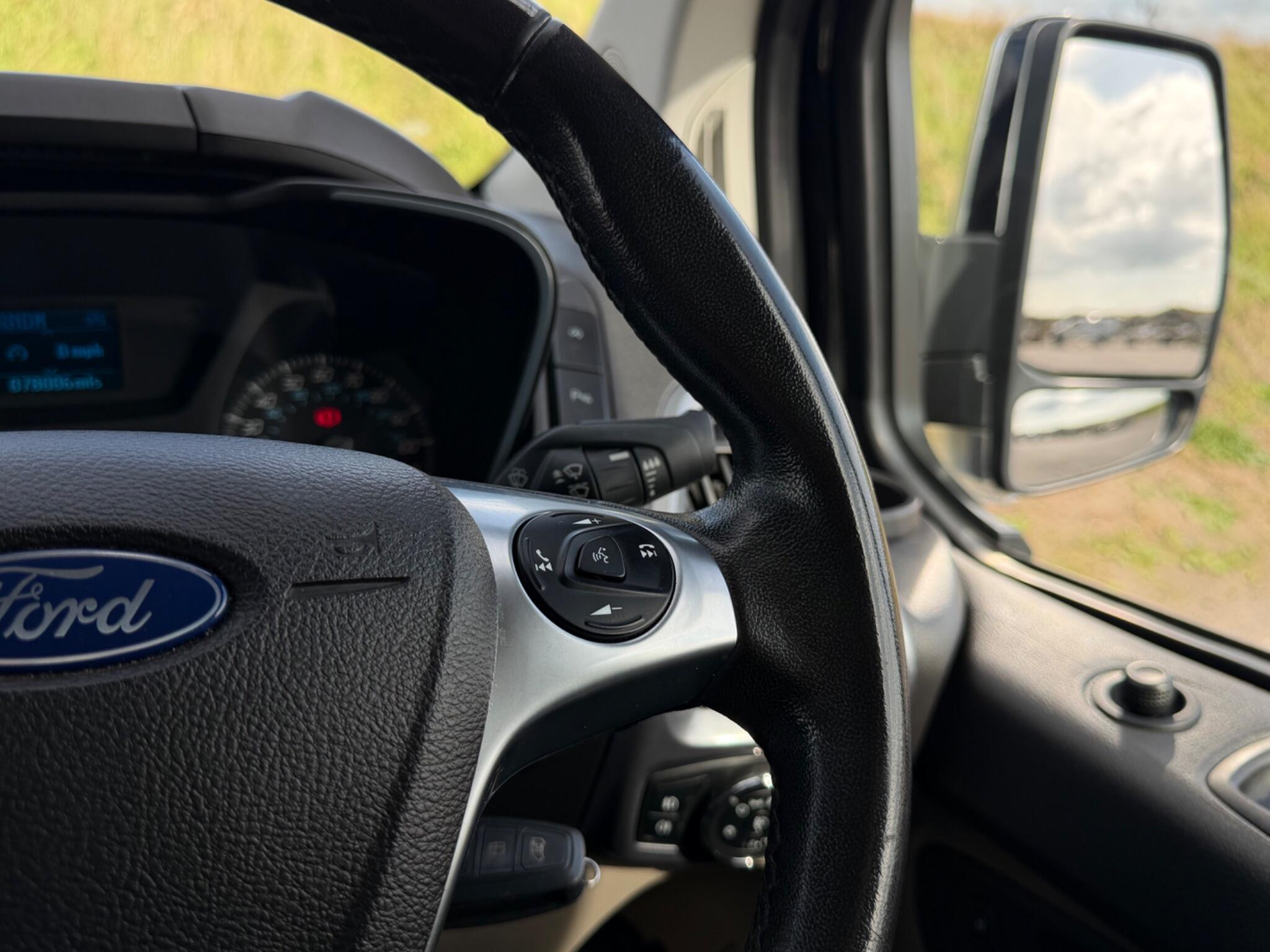Ford Transit Custom view 11