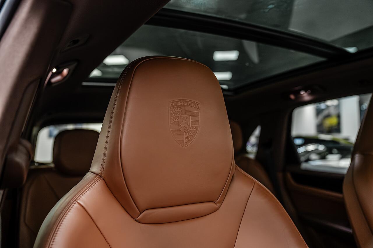 Porsche Cayenne view 3