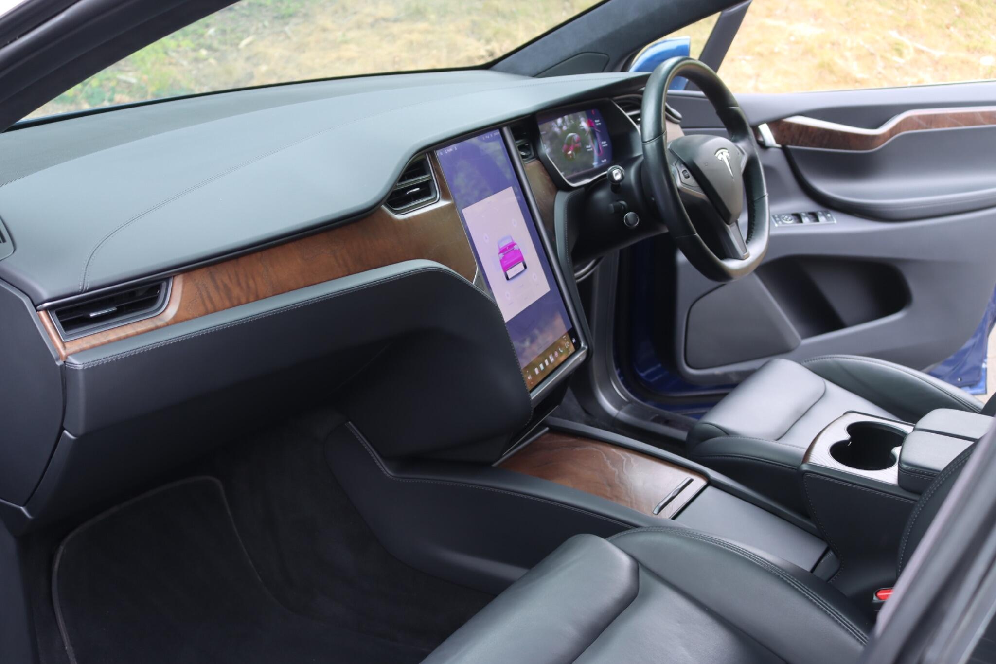 Tesla Model X view 68