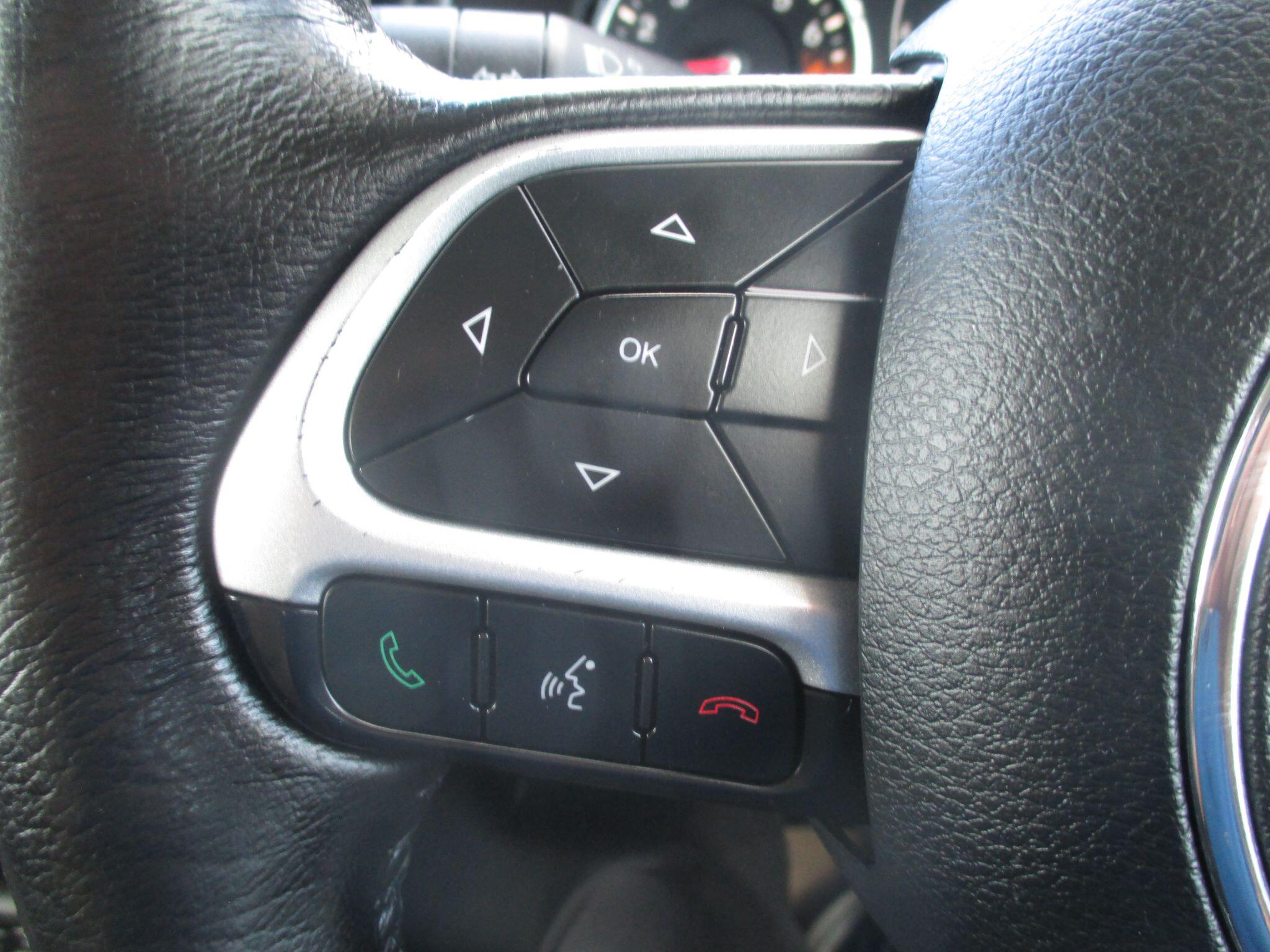Jeep Renegade view 36