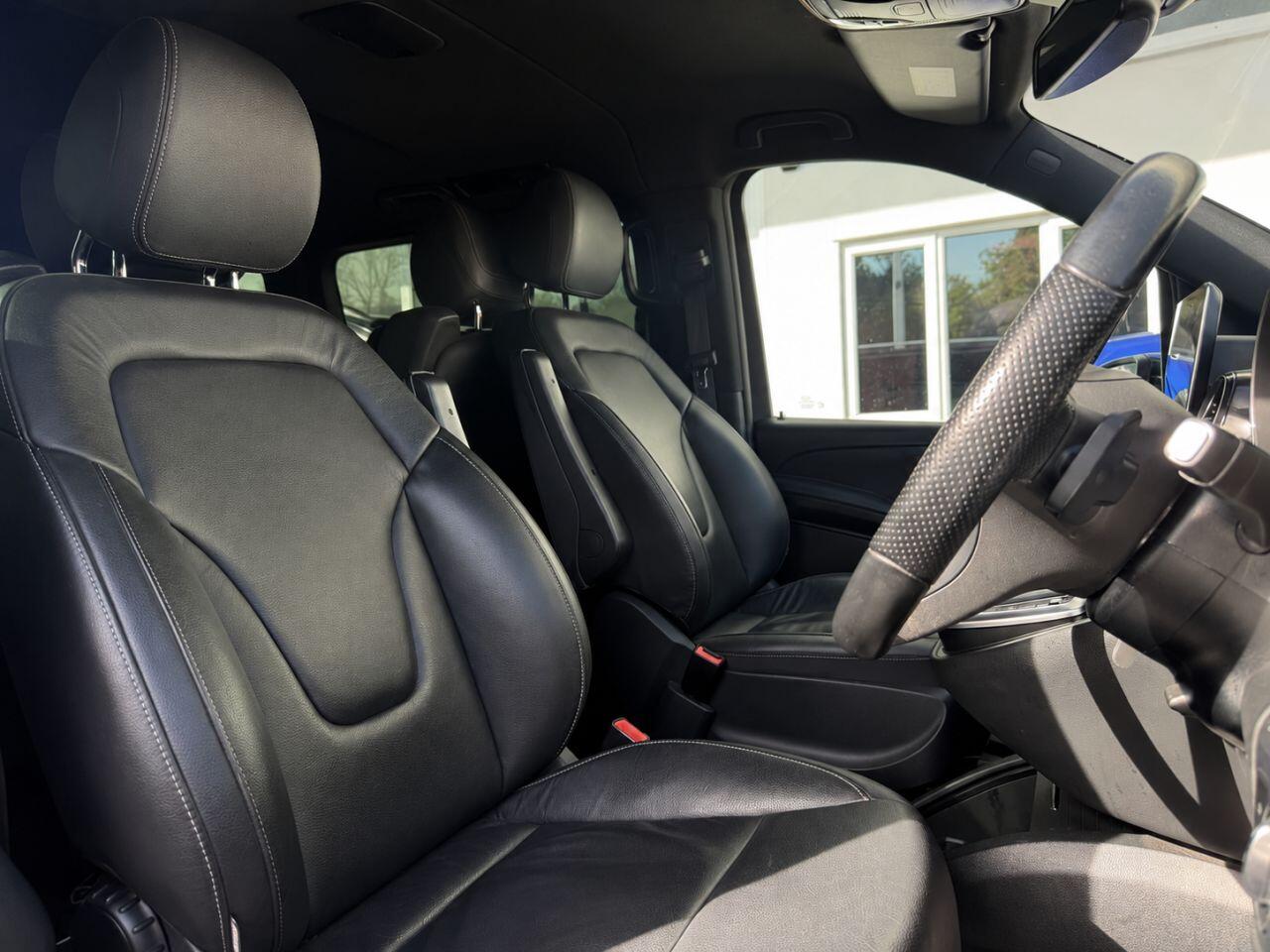 Mercedes-Benz EQV view 12