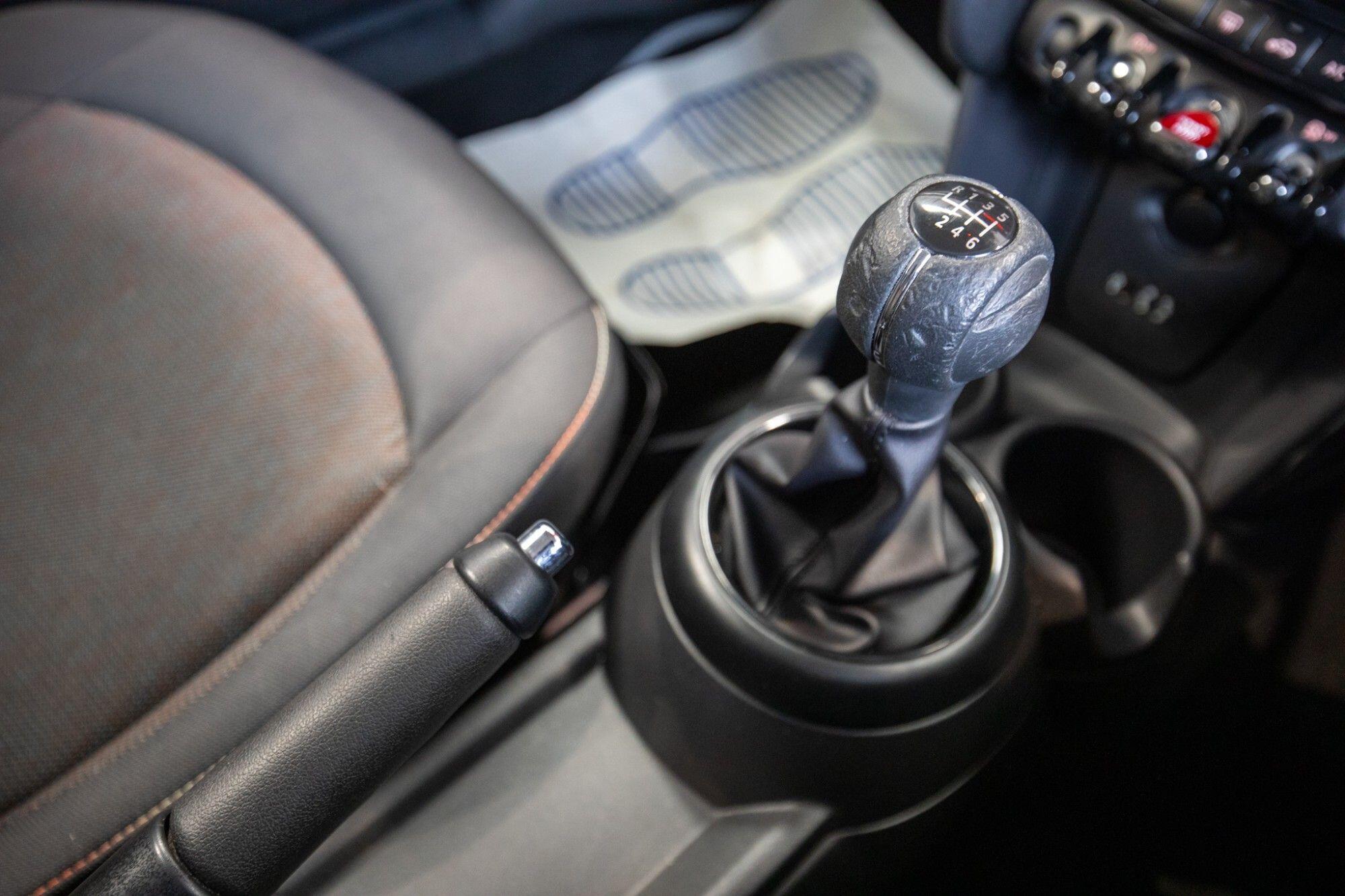 Mini Hatch view 21