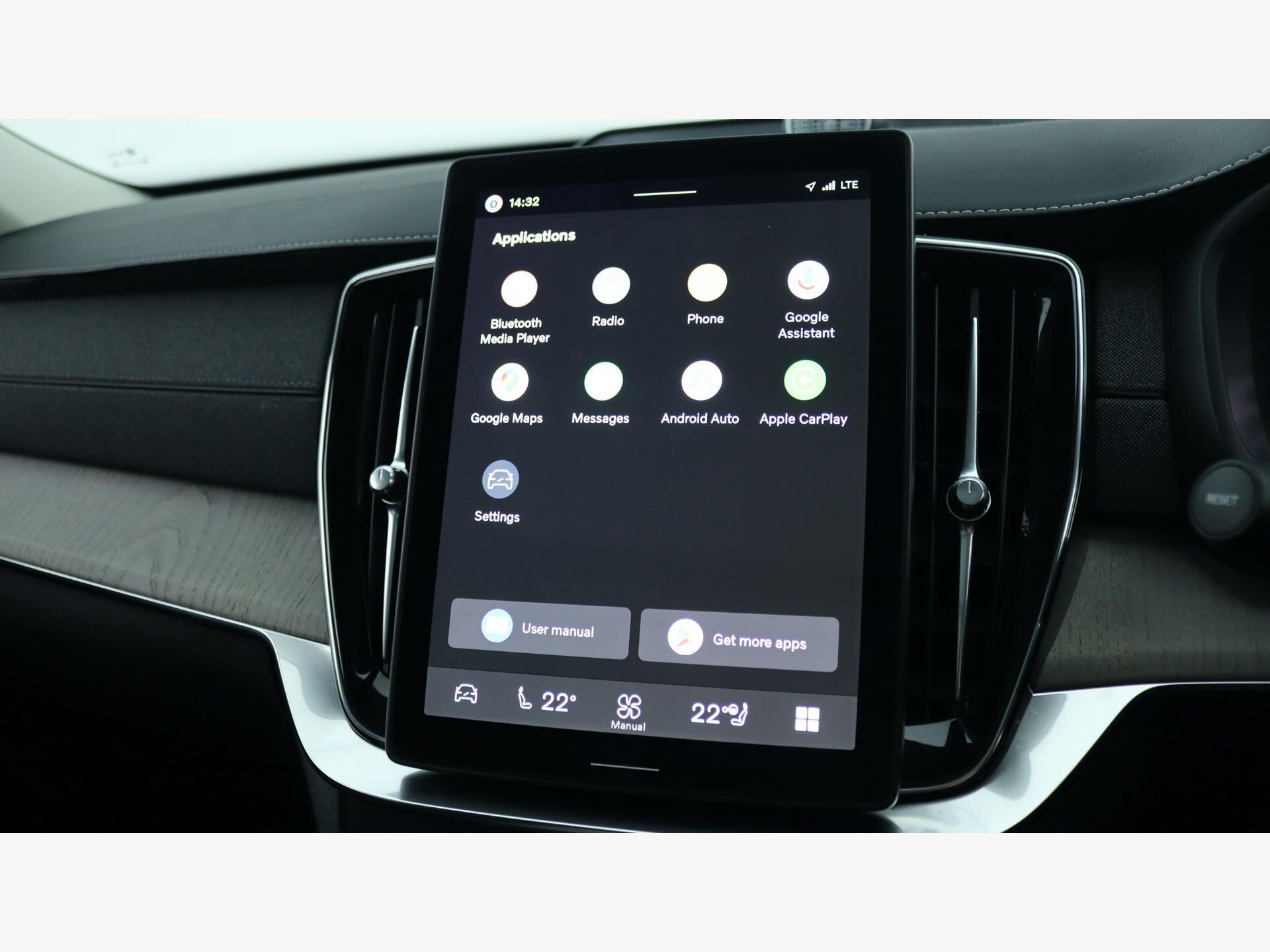 Volvo XC90 view 18