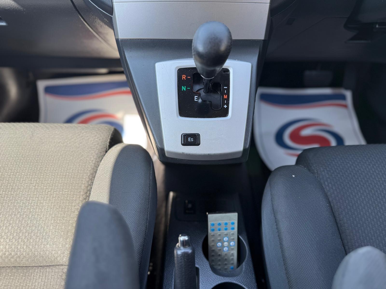 Toyota Corolla Verso view 18