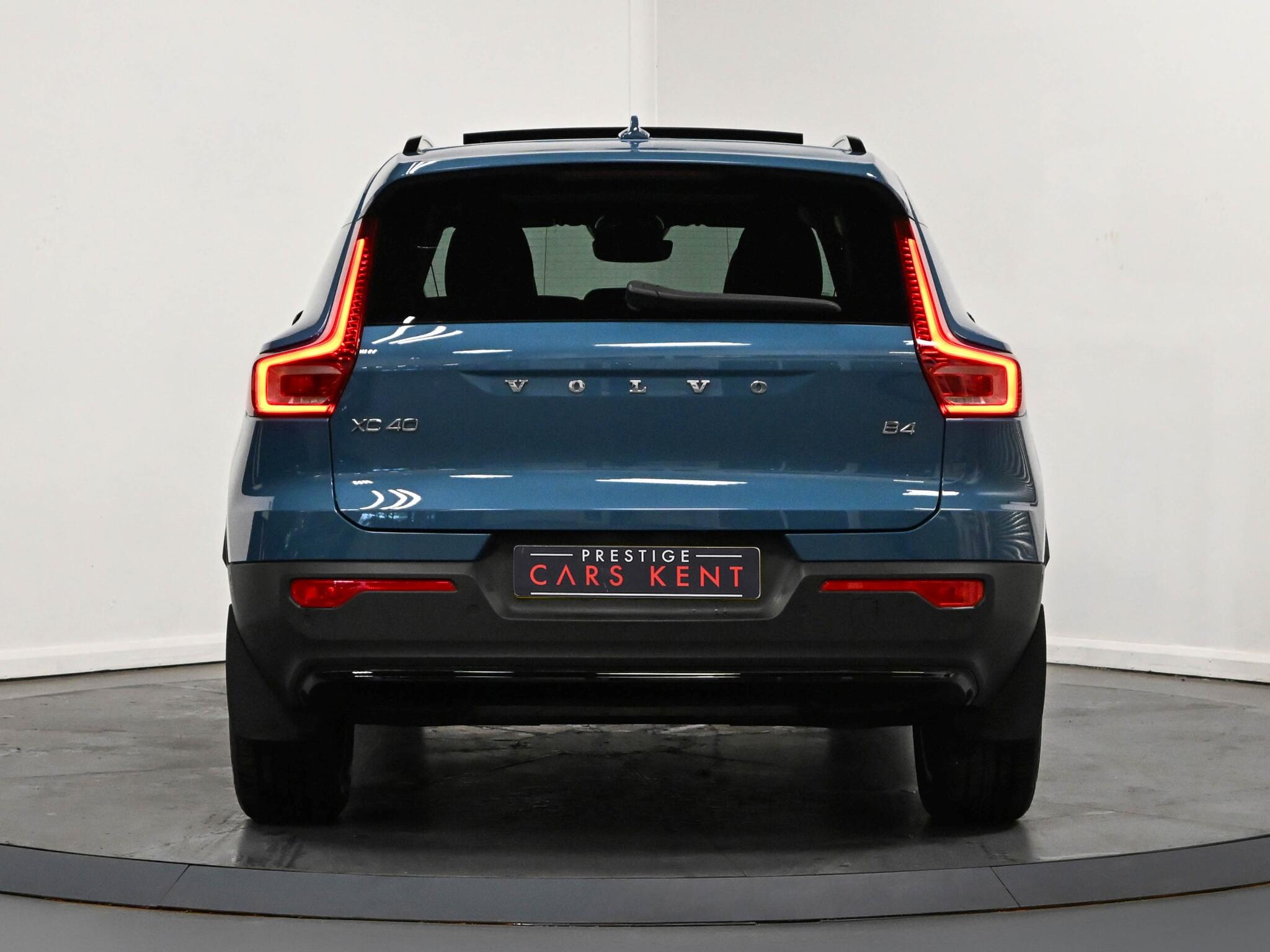 Volvo XC40 view 21