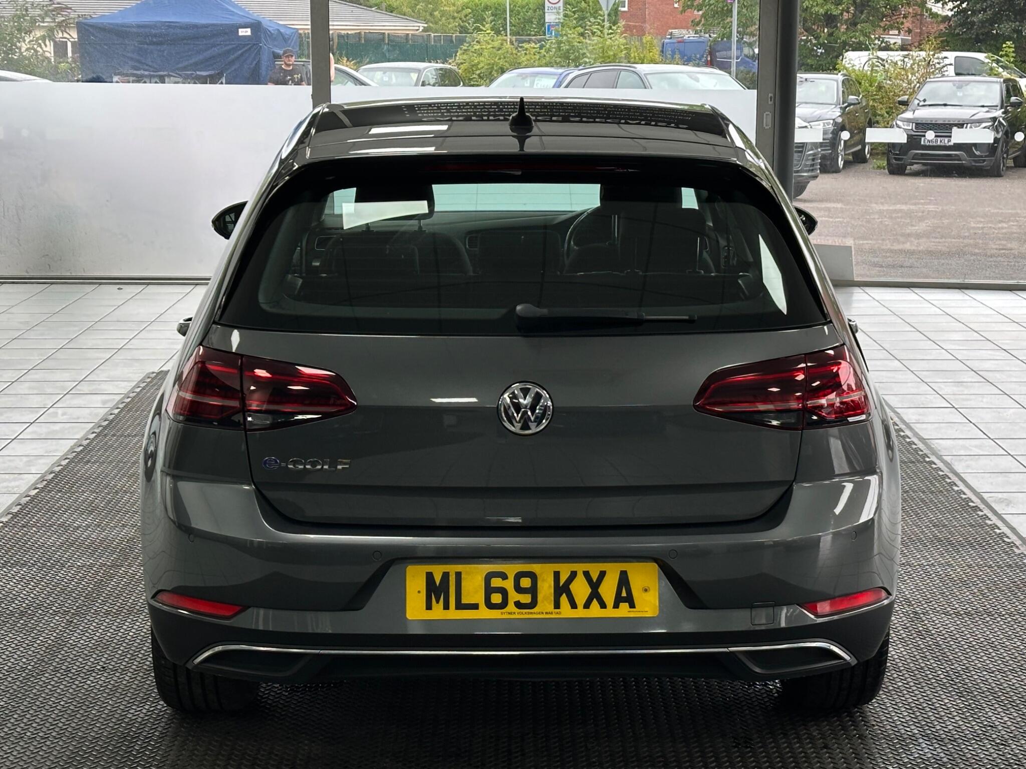 Volkswagen E-Golf view 11