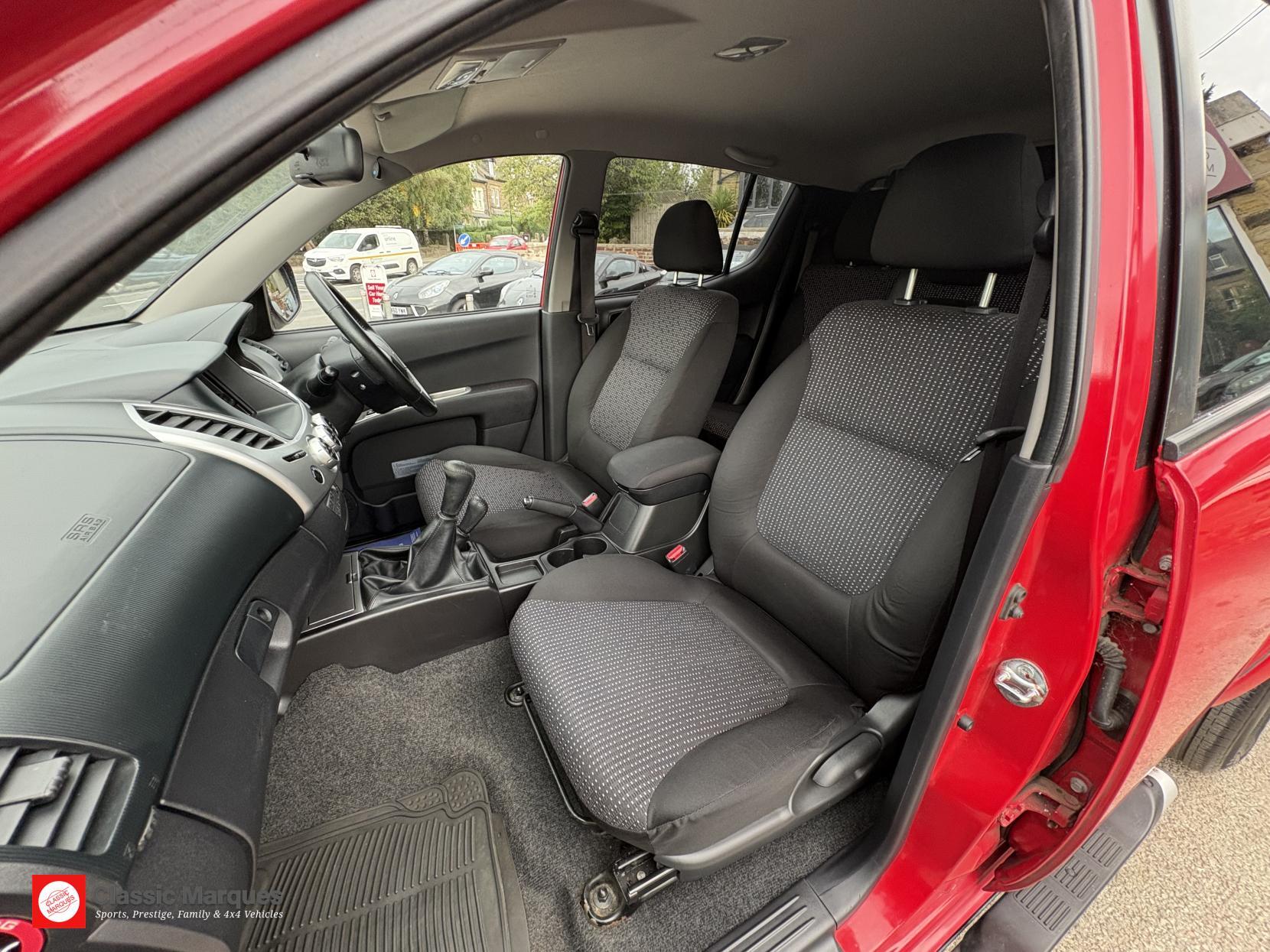 Mitsubishi L200 view 22