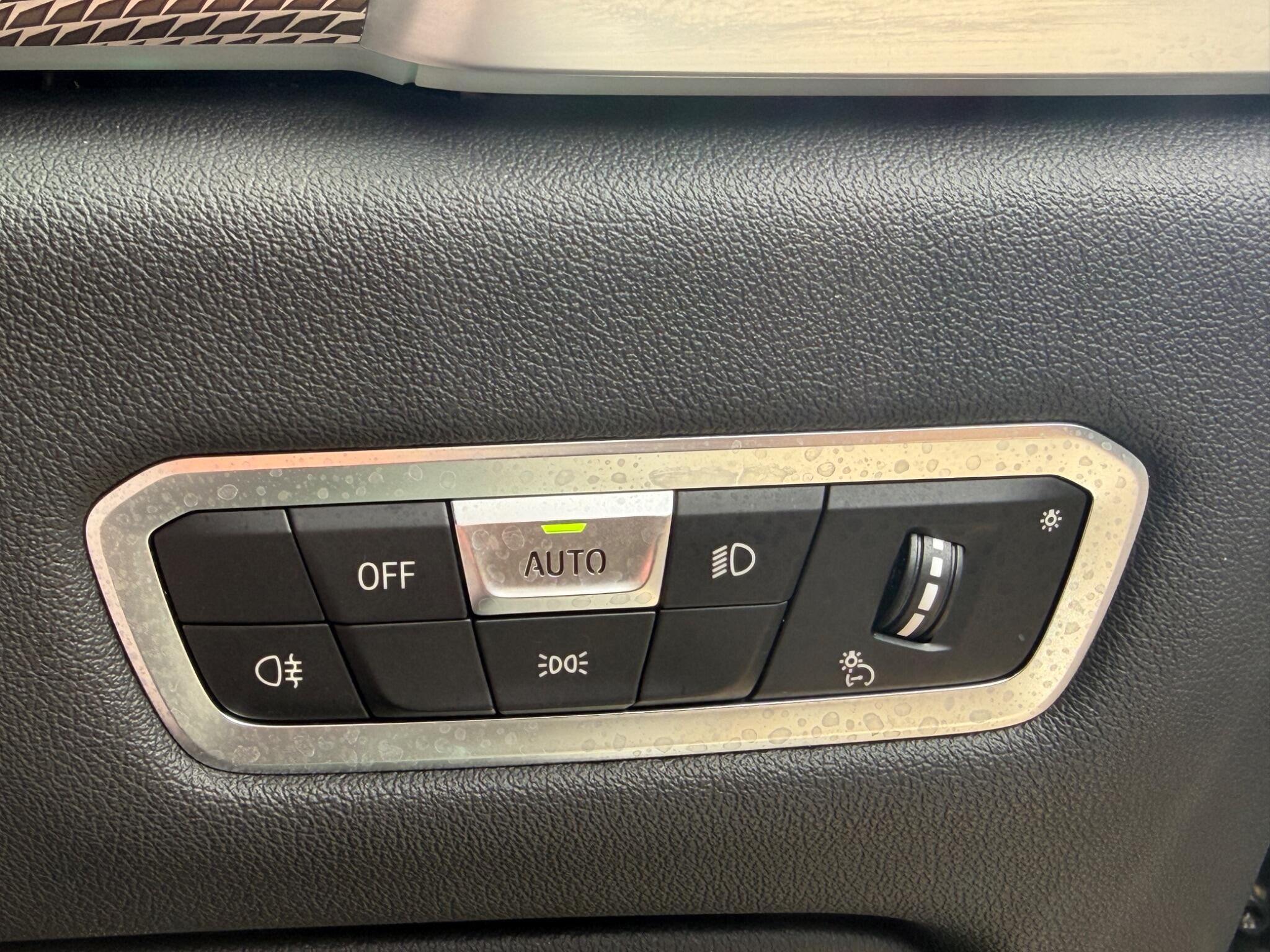 BMW X6 view 26