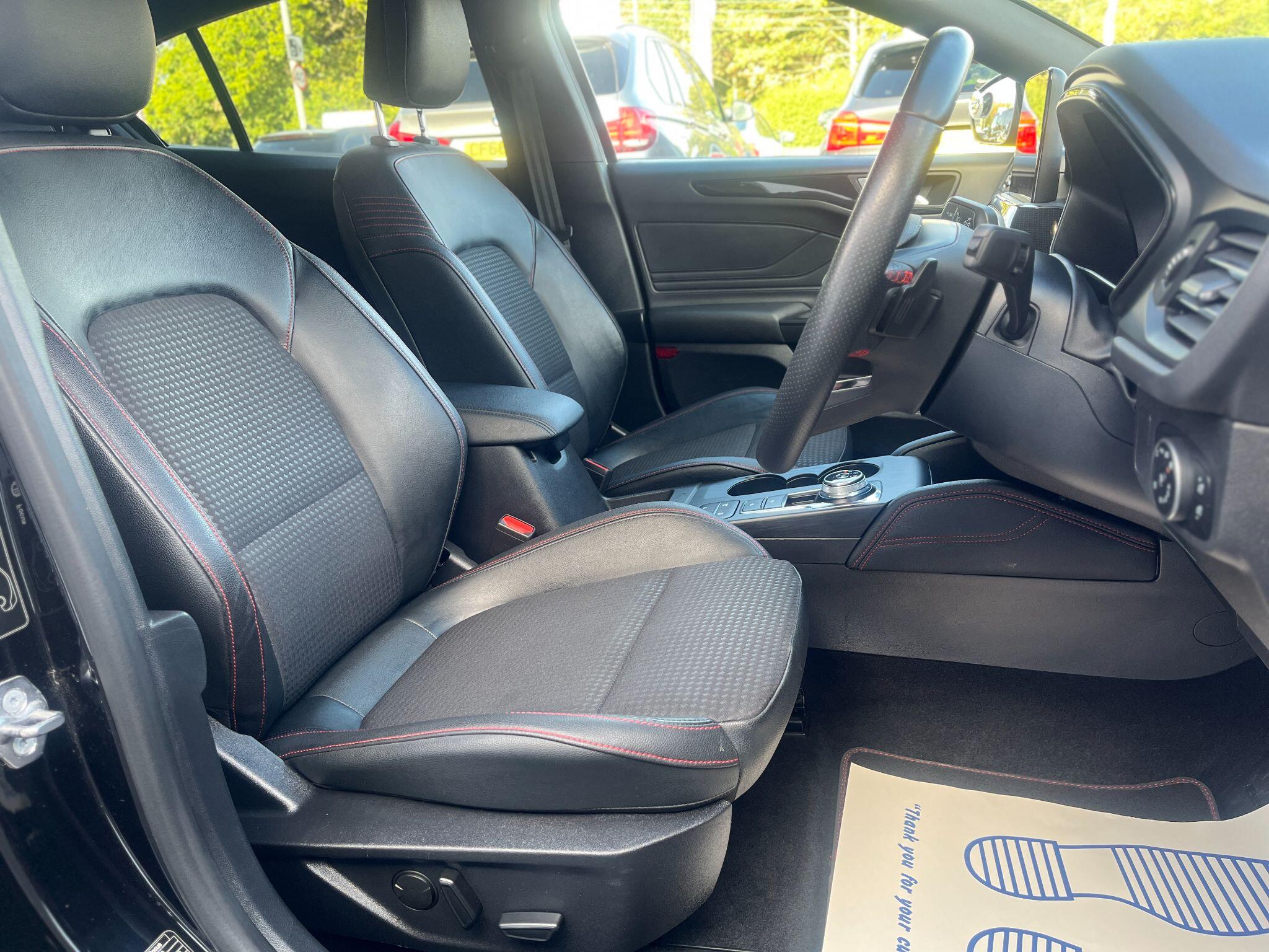 Ford Focus view 26