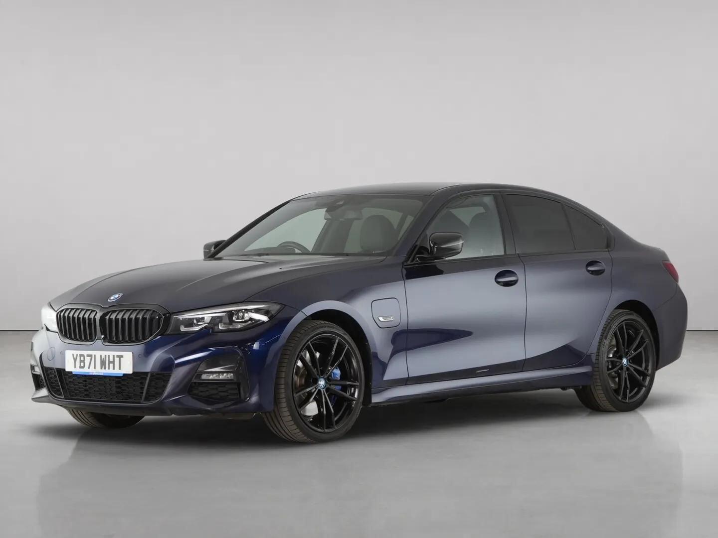 BMW 3 Series view 2