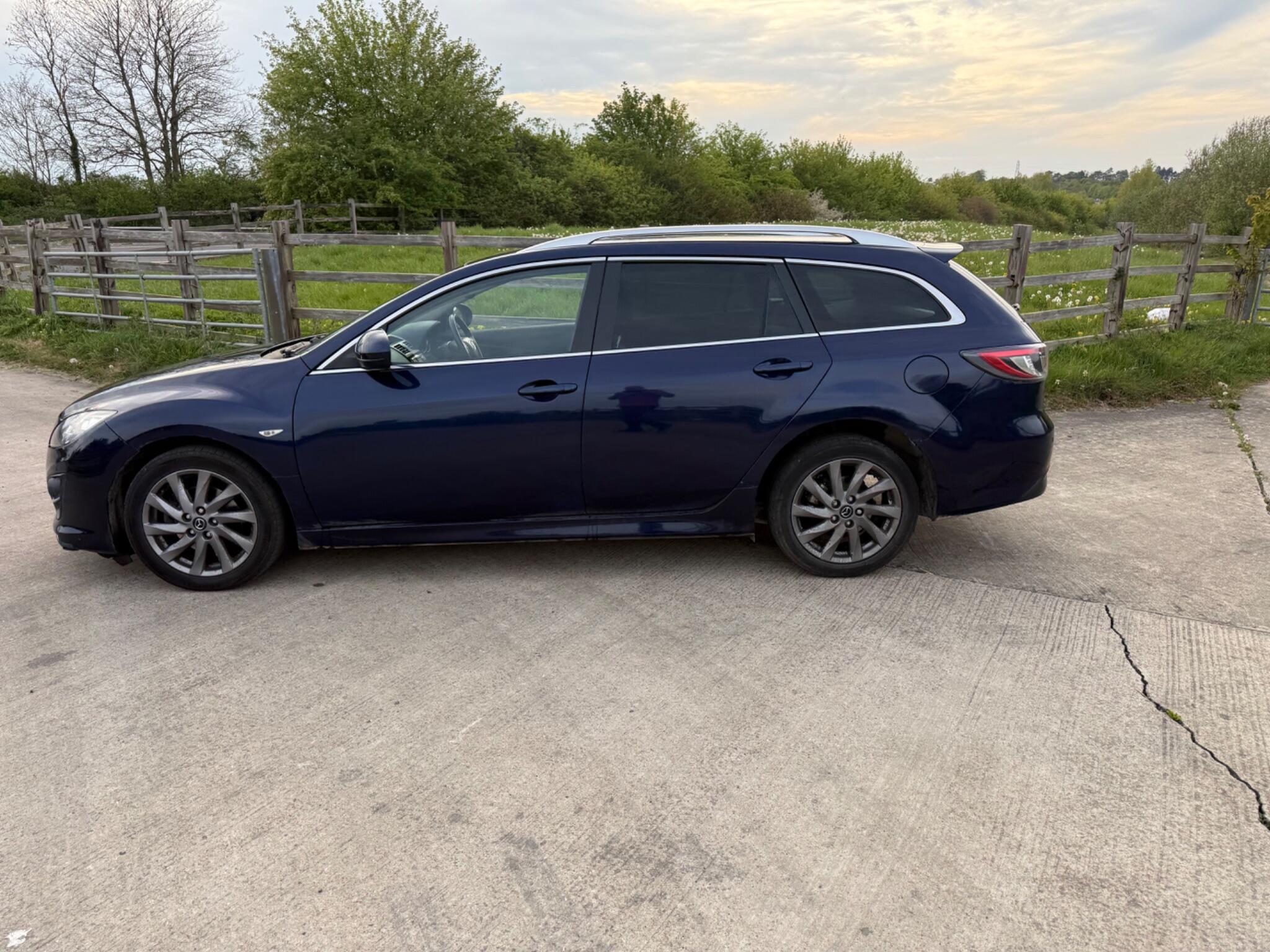 Mazda Mazda6 2.2d Venture Euro 5 5dr — photo 17 of 86