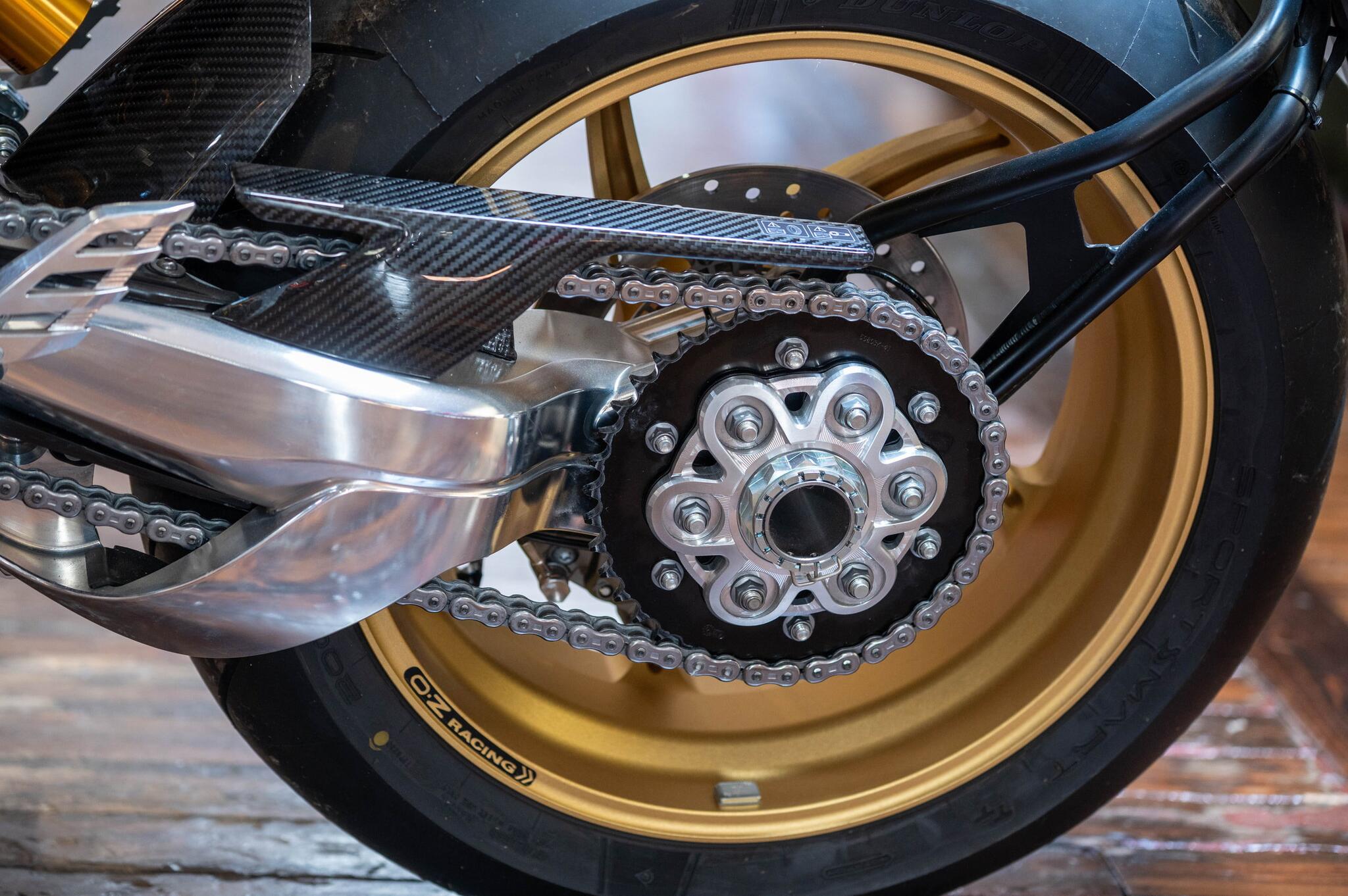 Norton V4 CR view 23