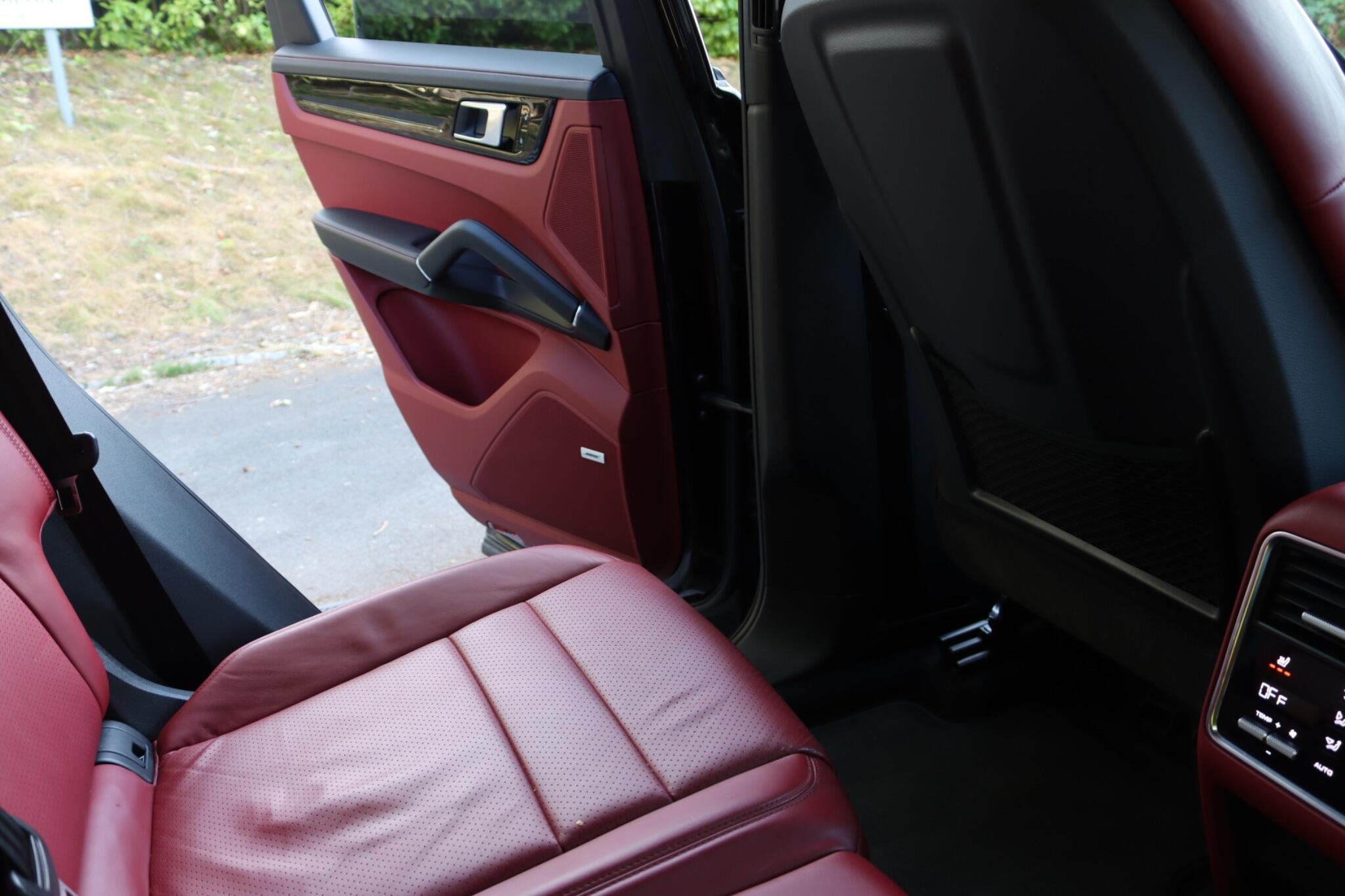 Porsche Cayenne view 51