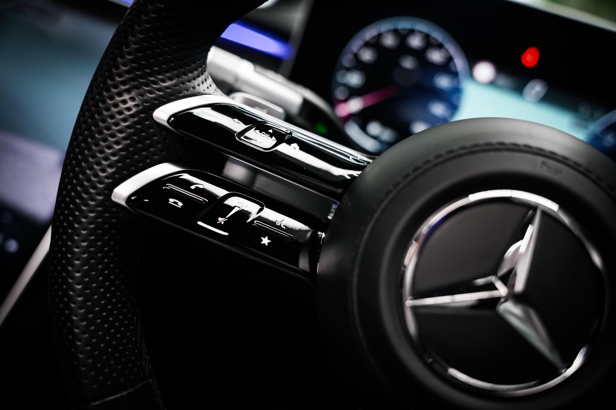 Mercedes-Benz S-Class view 42