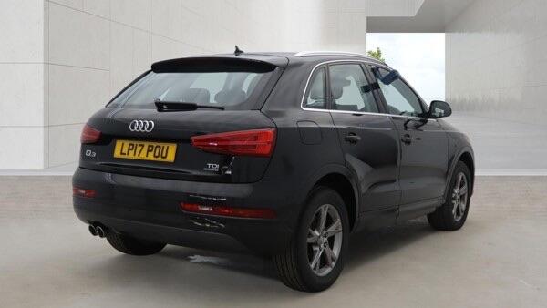 Audi Q3 view 4