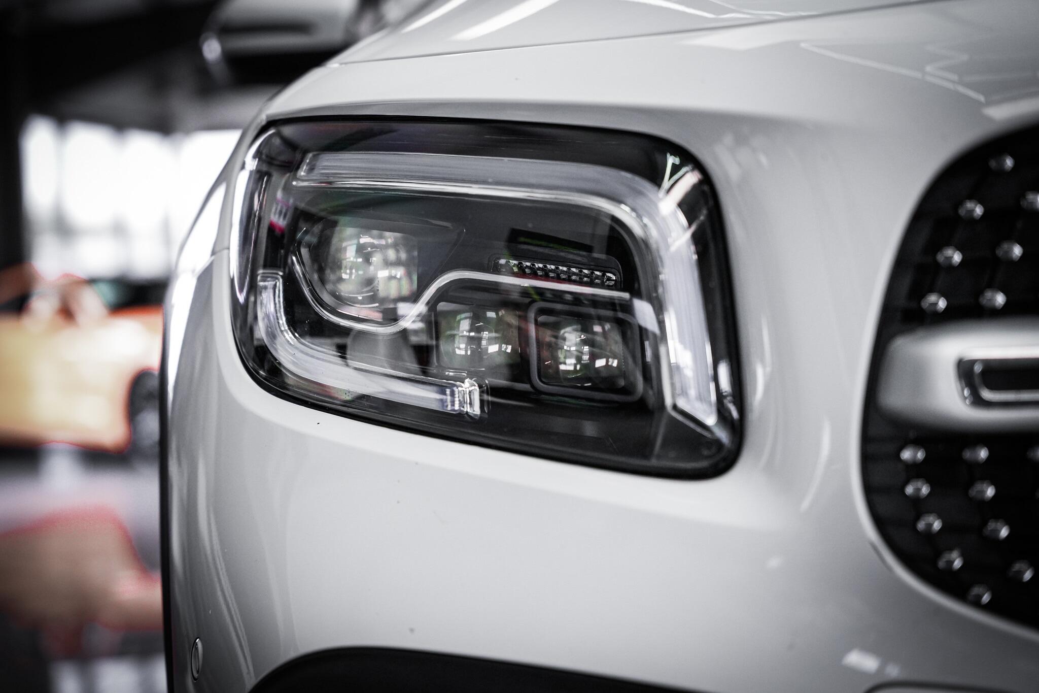 Mercedes-Benz GLB view 32