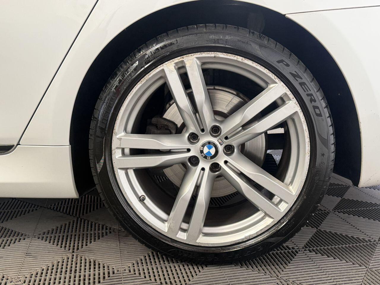 BMW 7 Series view 21