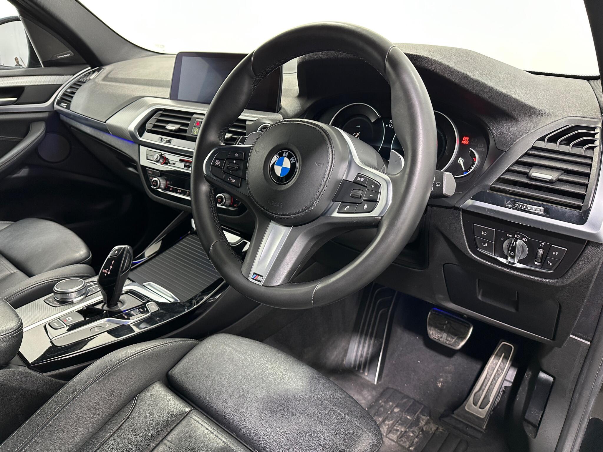 BMW X3 view 11