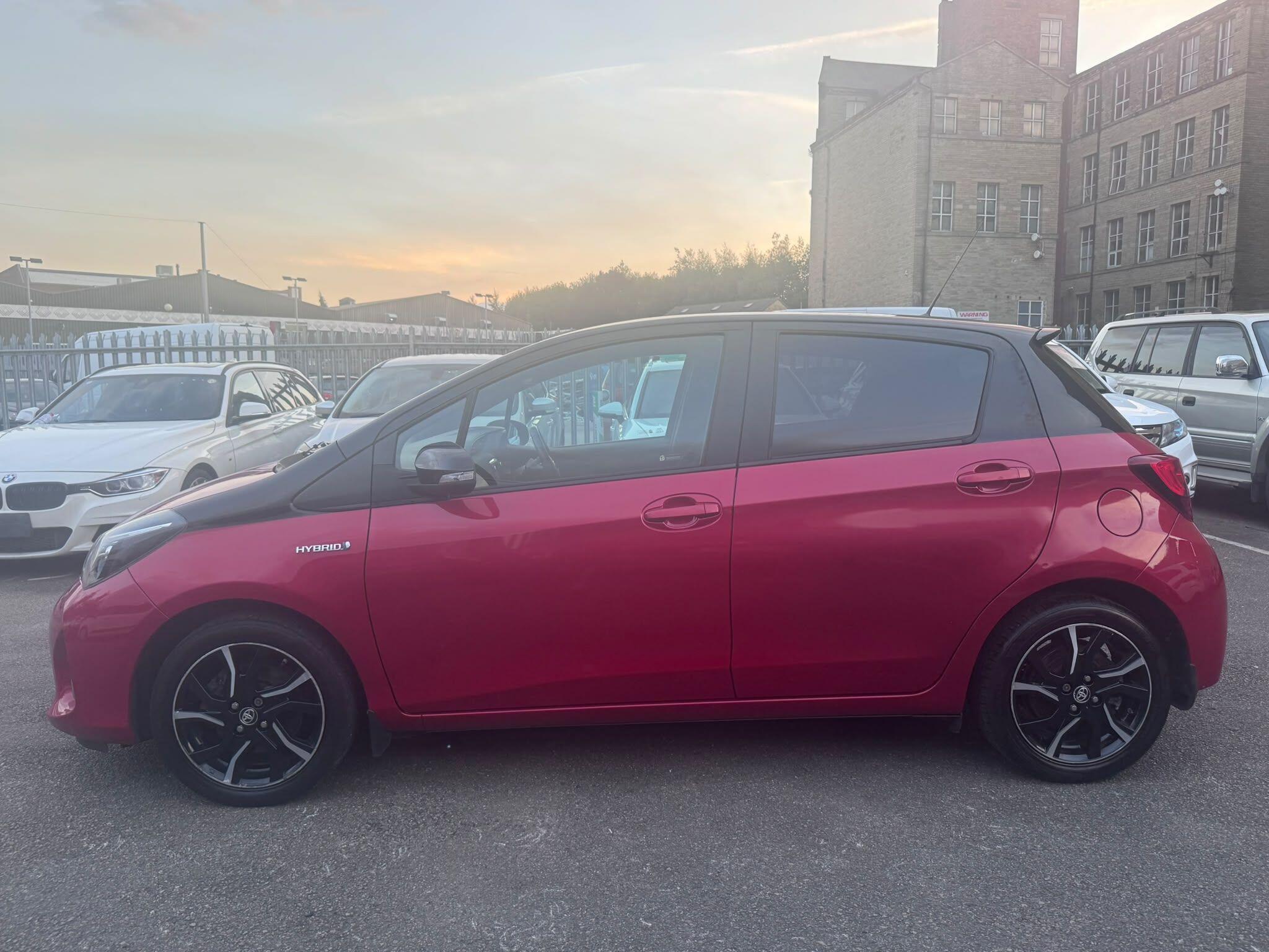 Toyota Yaris view 3