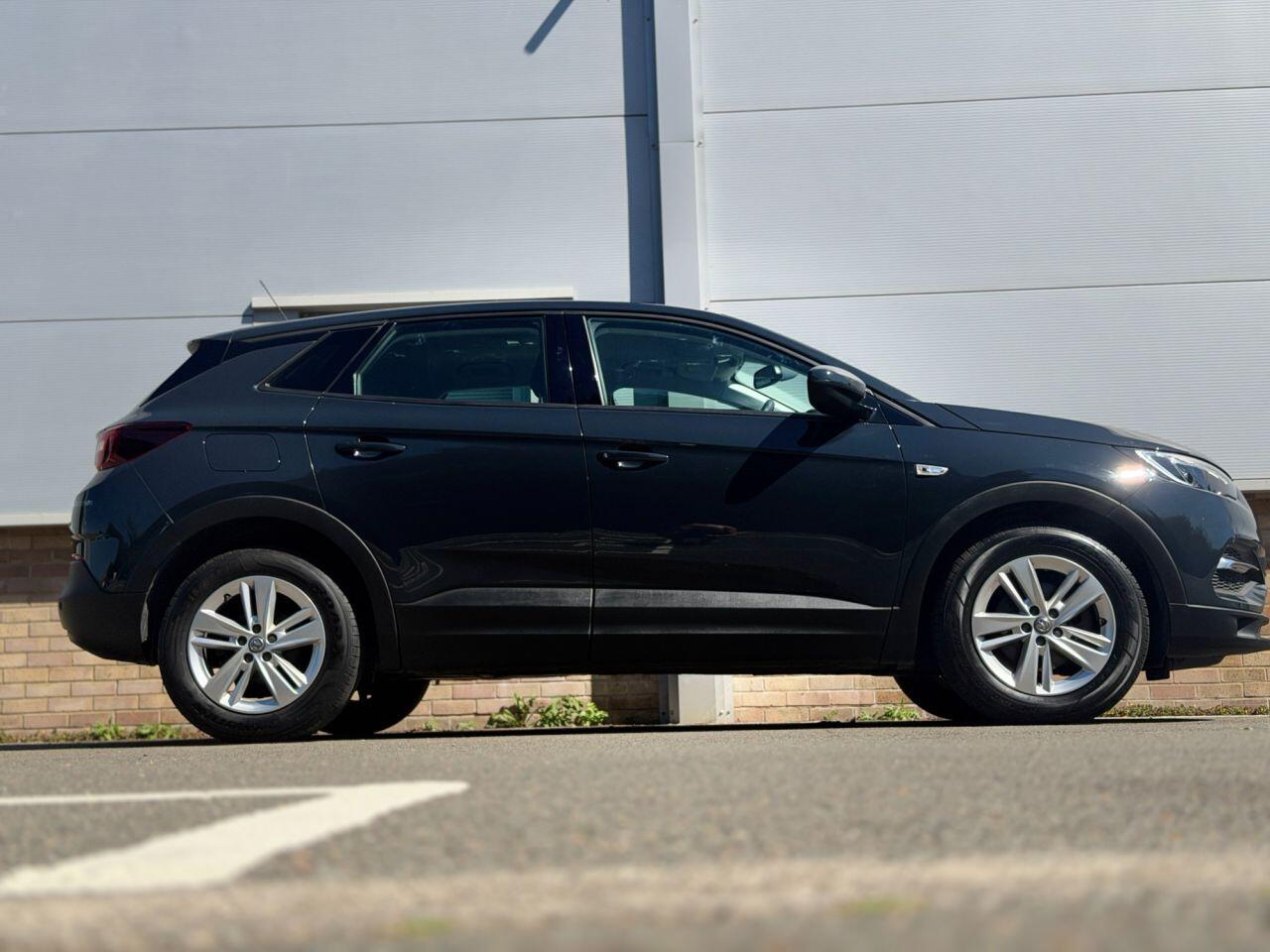Vauxhall Grandland X view 70
