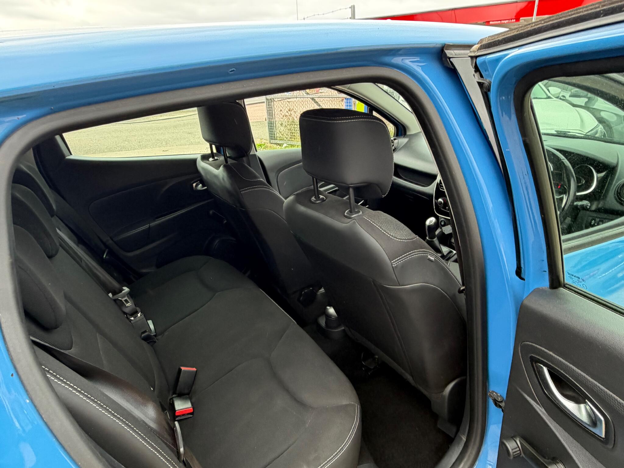 Renault Clio view 9