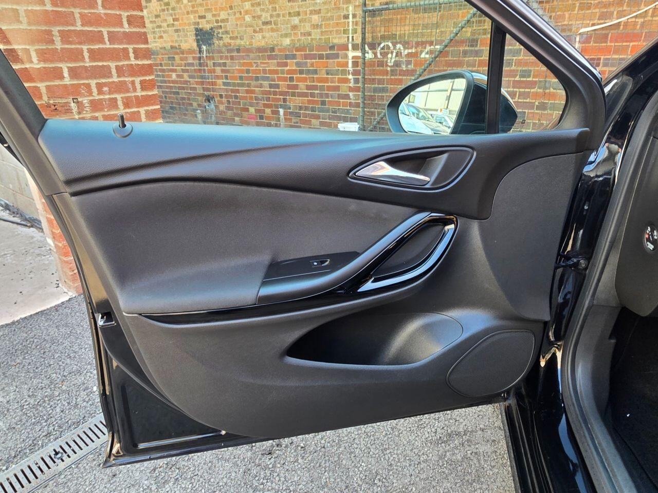 Vauxhall Astra view 40