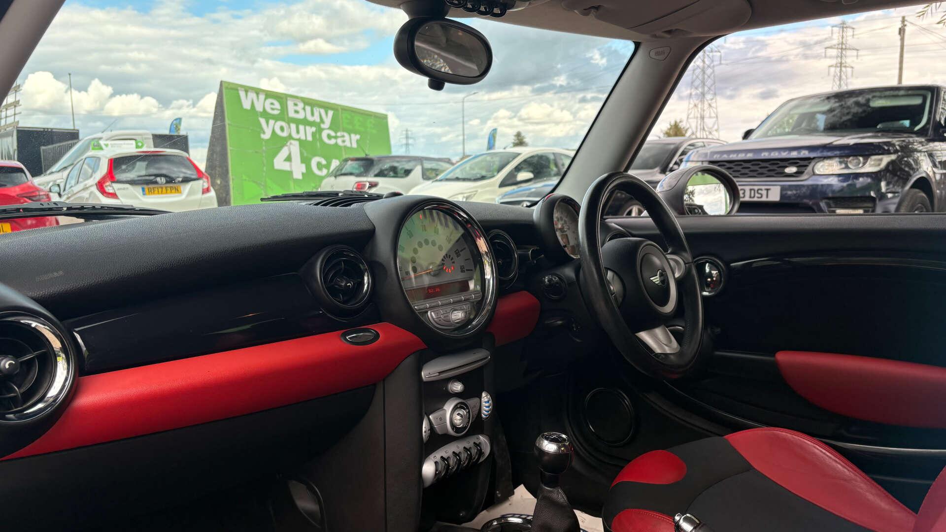 Mini Hatch view 12