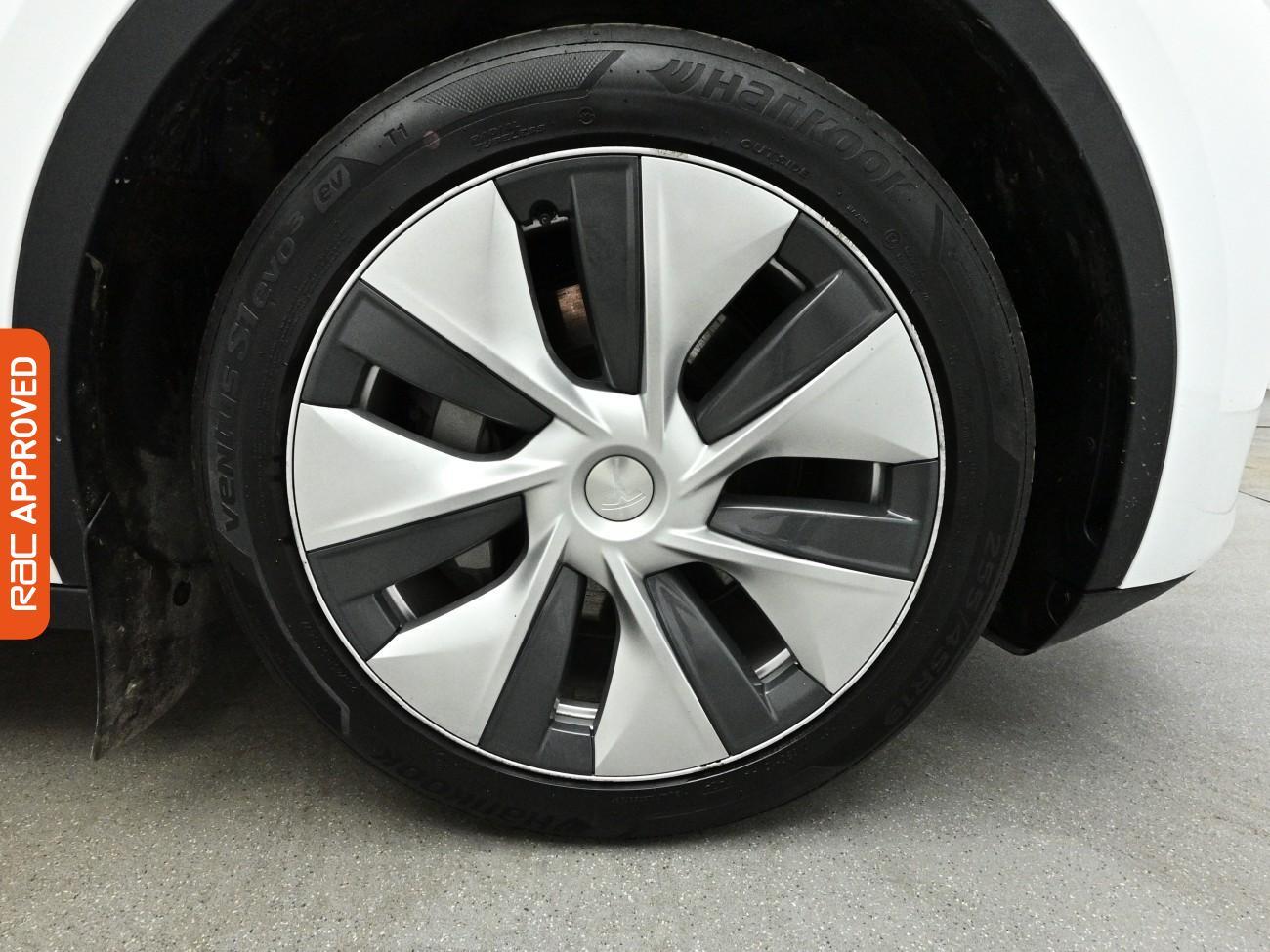 Tesla Model Y view 16