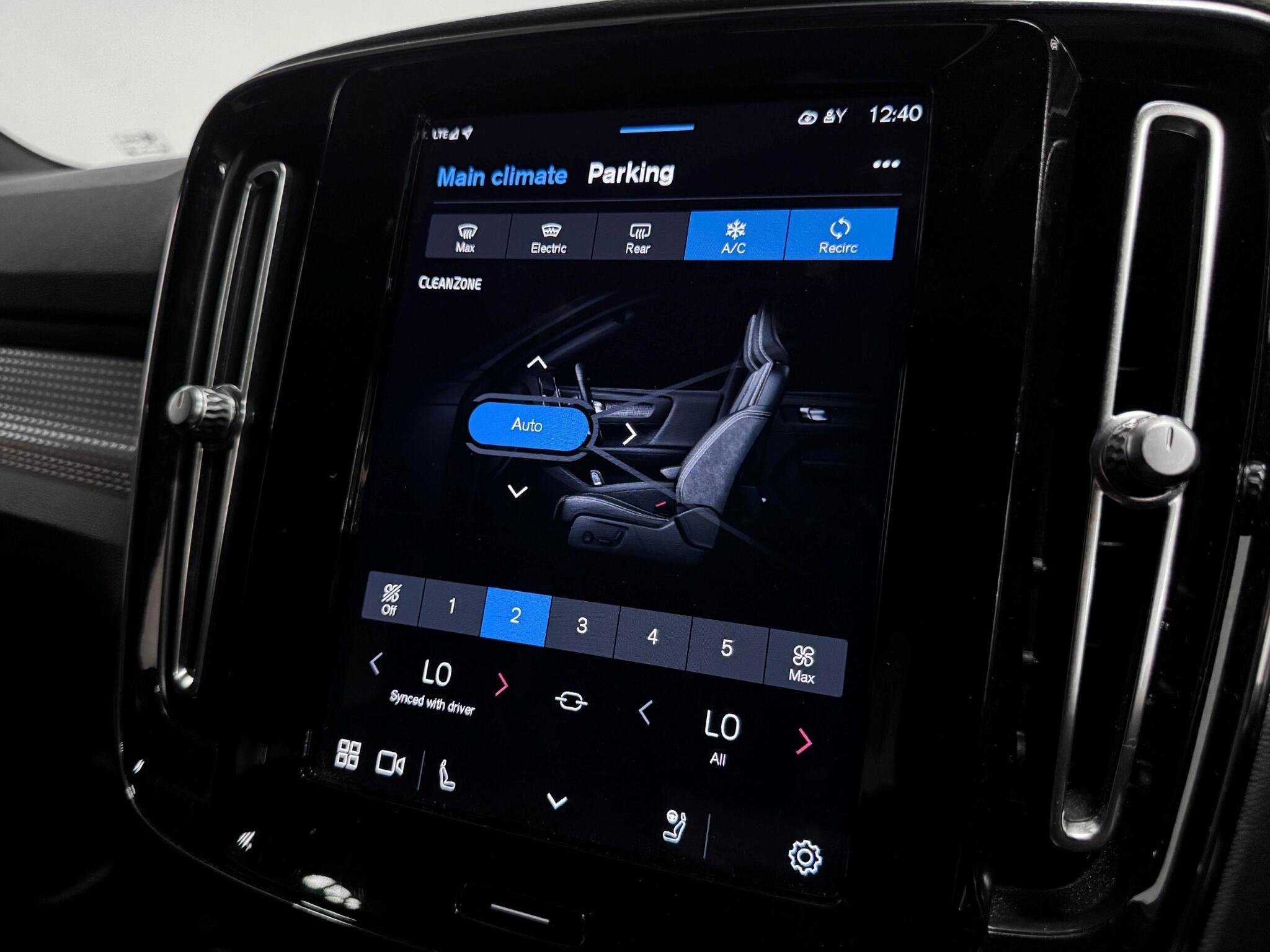 Volvo XC40 view 38