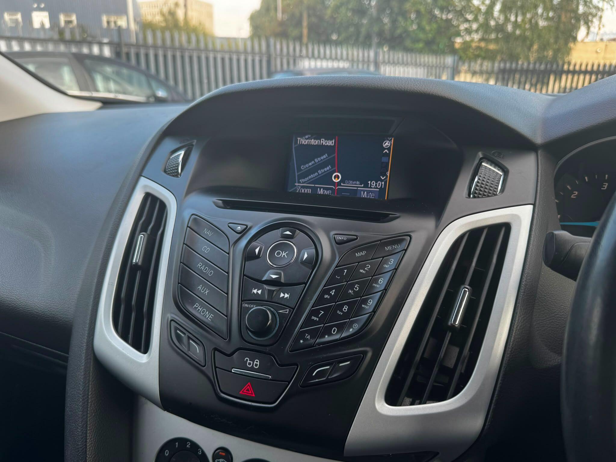 Ford Focus view 25