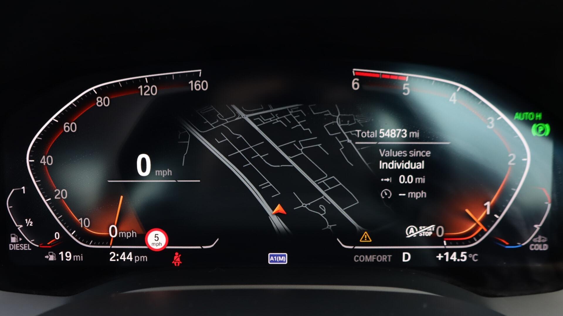 BMW 8 Series view 9