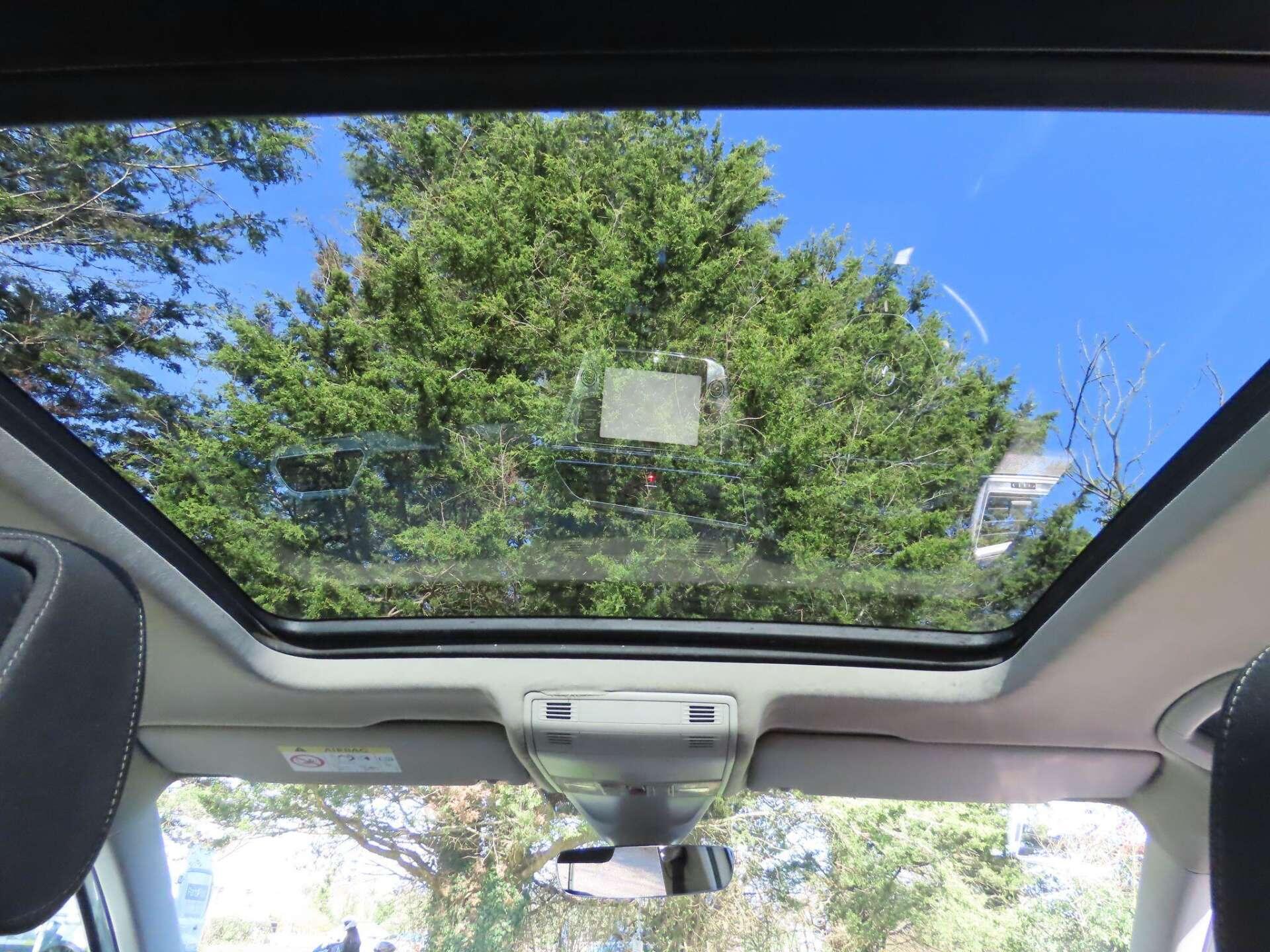 Volkswagen Tiguan view 14