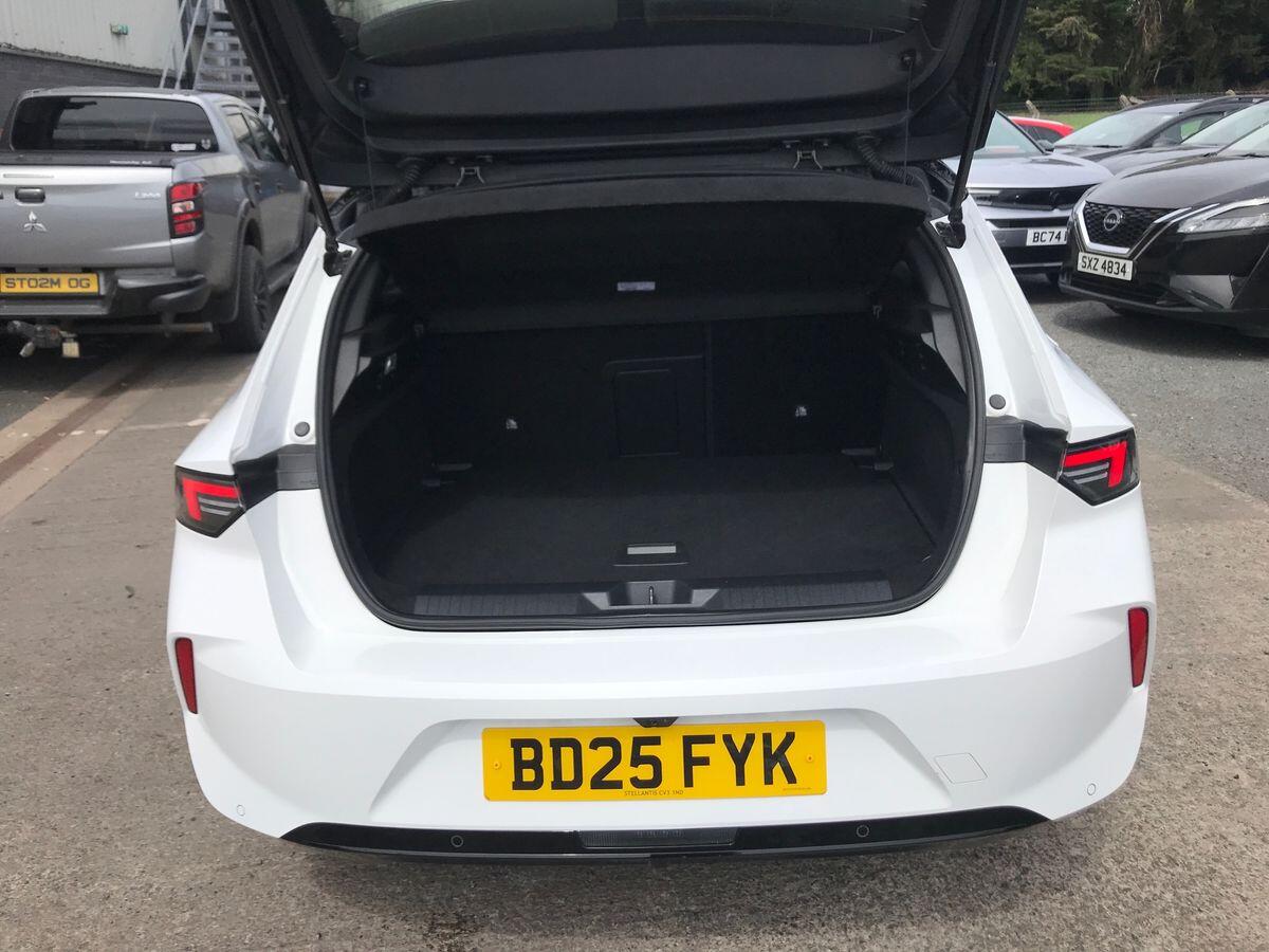 Vauxhall Astra view 8