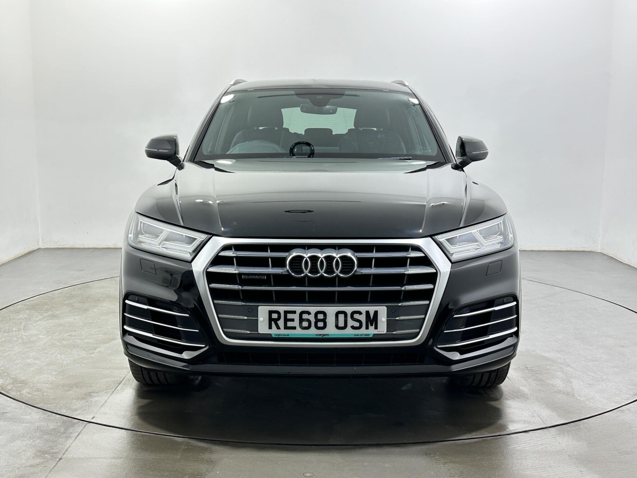 Audi Q5 view 3