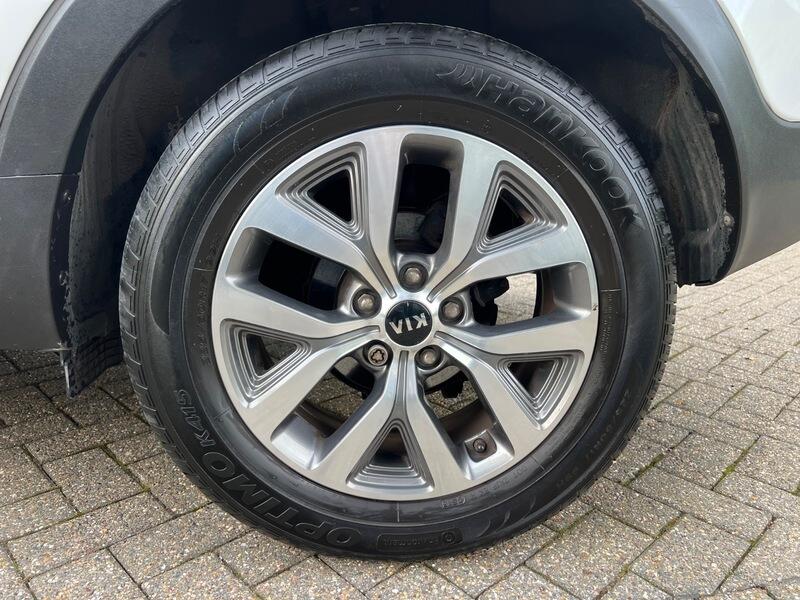 2015 Kia Sportage 1.7 CRDi EcoDynamics 2 2WD Euro 5 (s/s) 5dr • 20,853 miles image 49