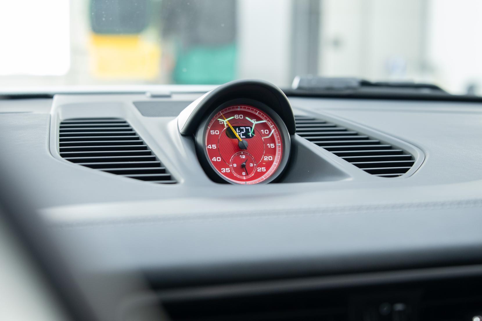 Porsche 911 view 14