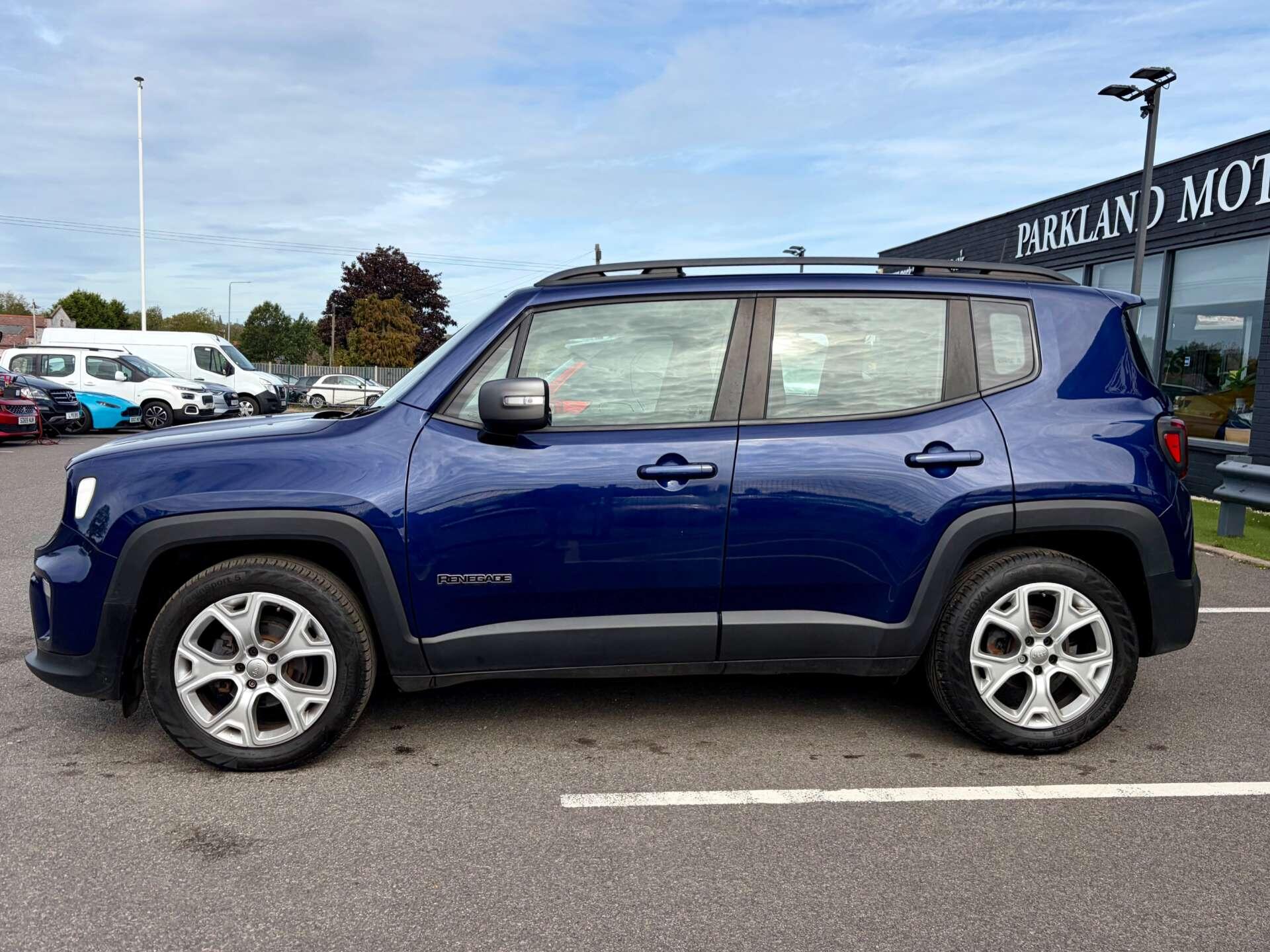 Jeep Renegade view 5