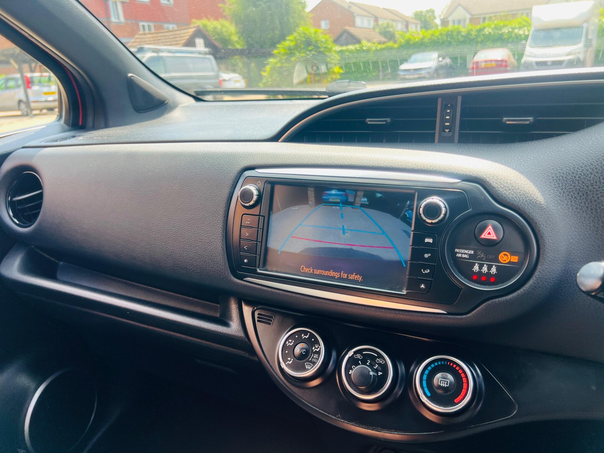 Toyota Yaris view 45
