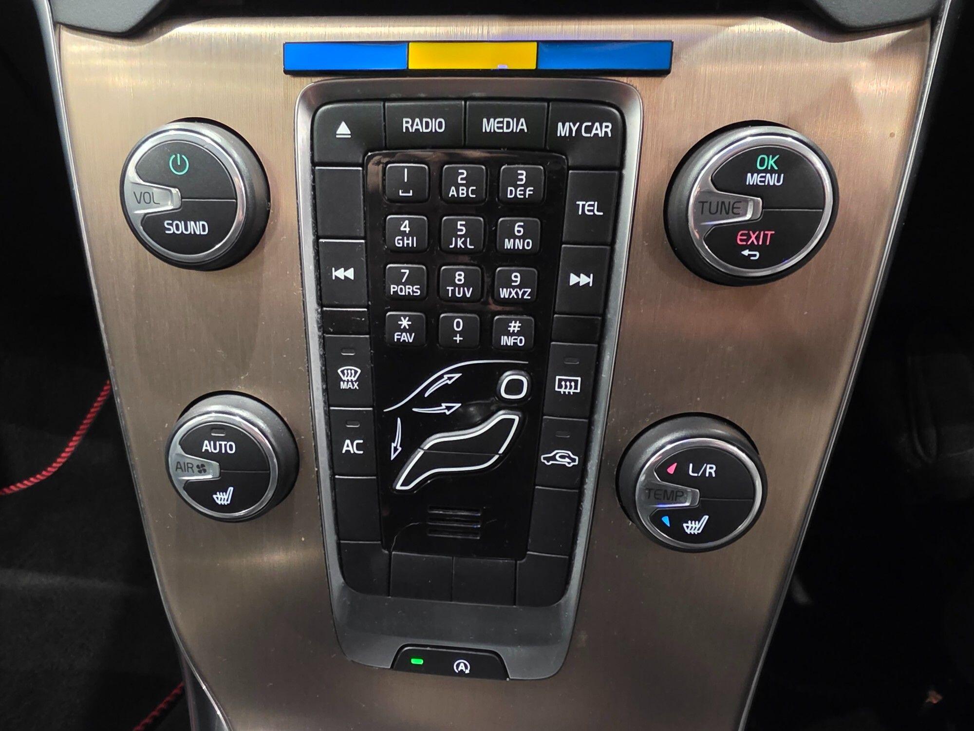 Volvo V40 Cross Country view 62