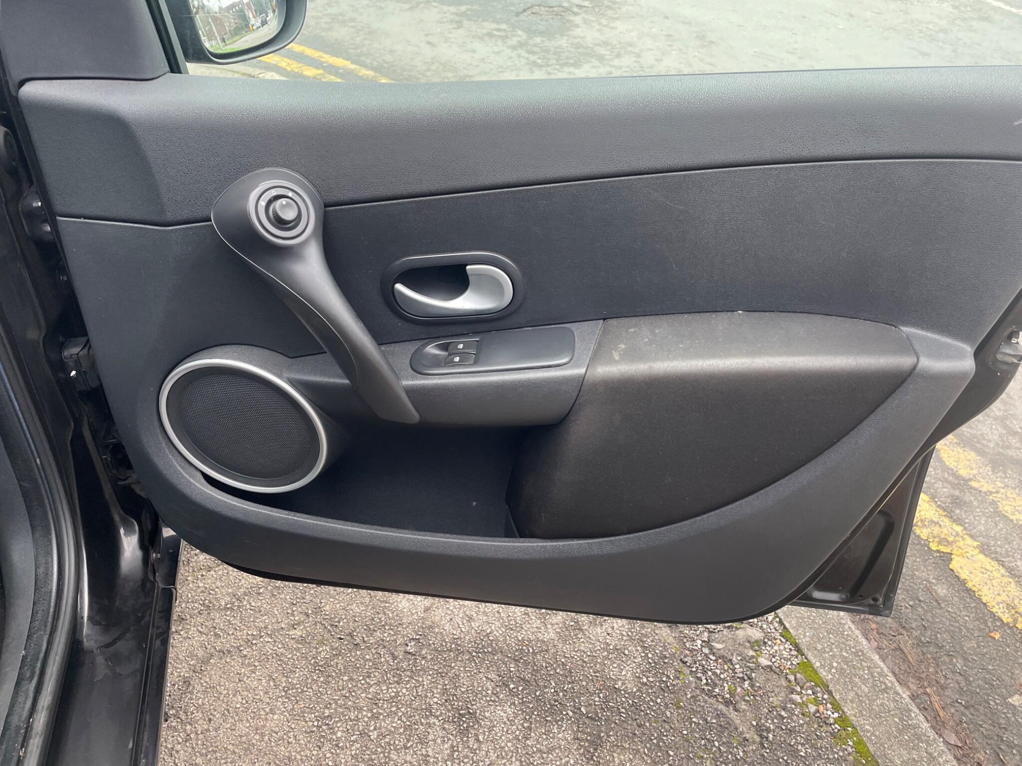 2011 Renault Clio image 44