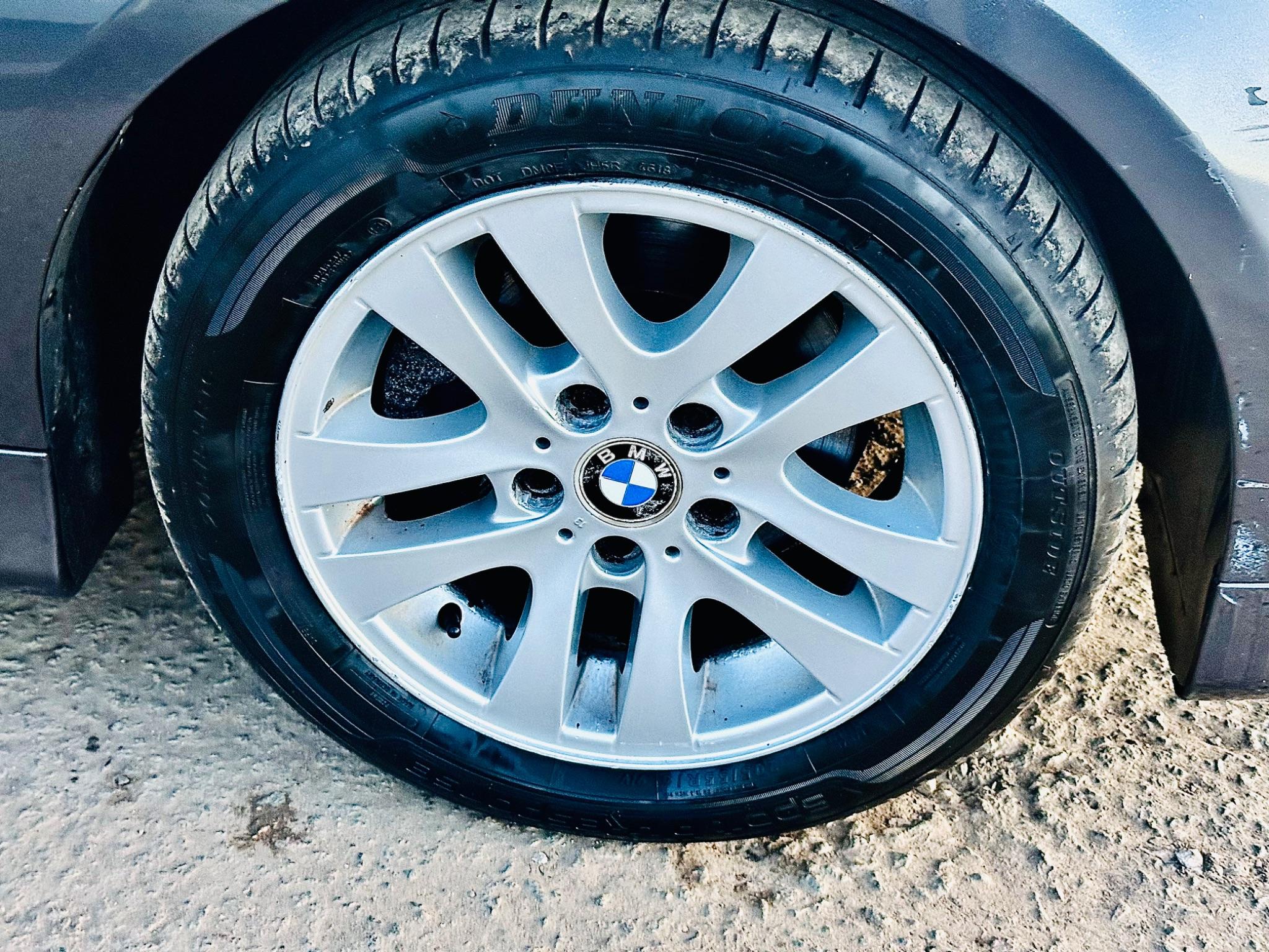 BMW 3 Series view 10