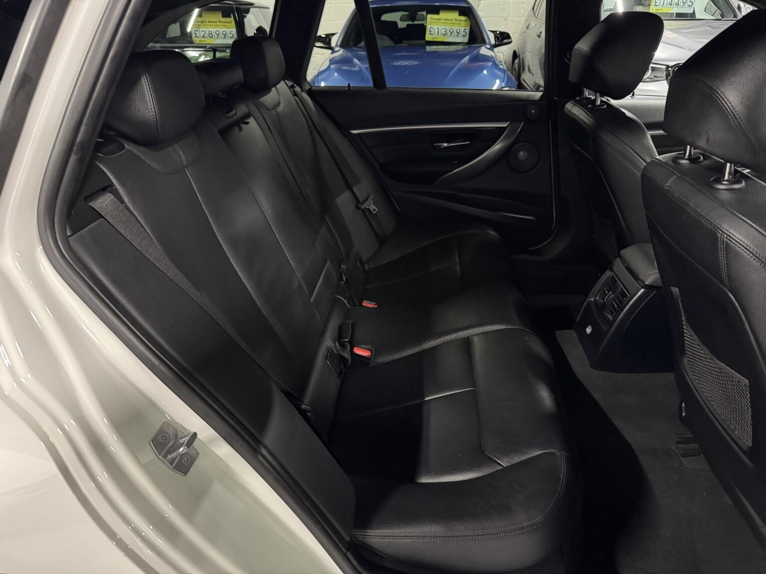 BMW 3 Series view 19