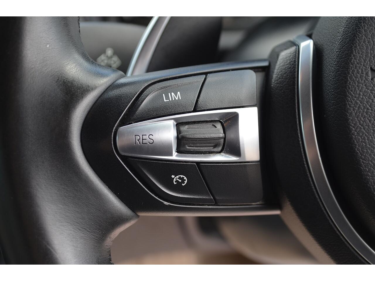BMW 6 Series view 29
