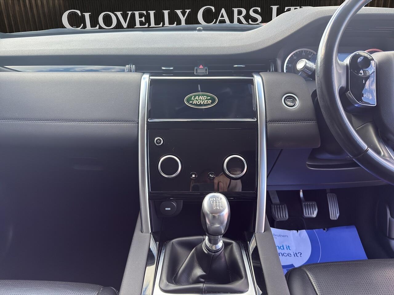 Land Rover Discovery Sport view 30
