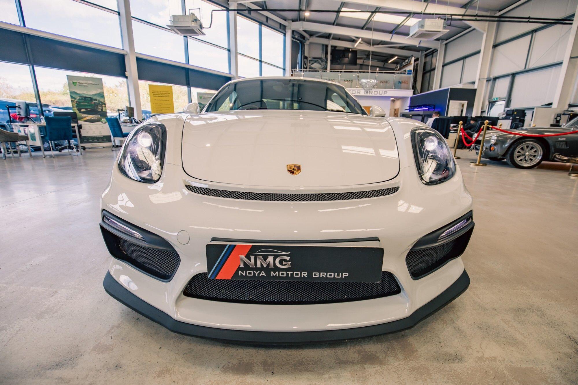 Porsche Cayman view 35
