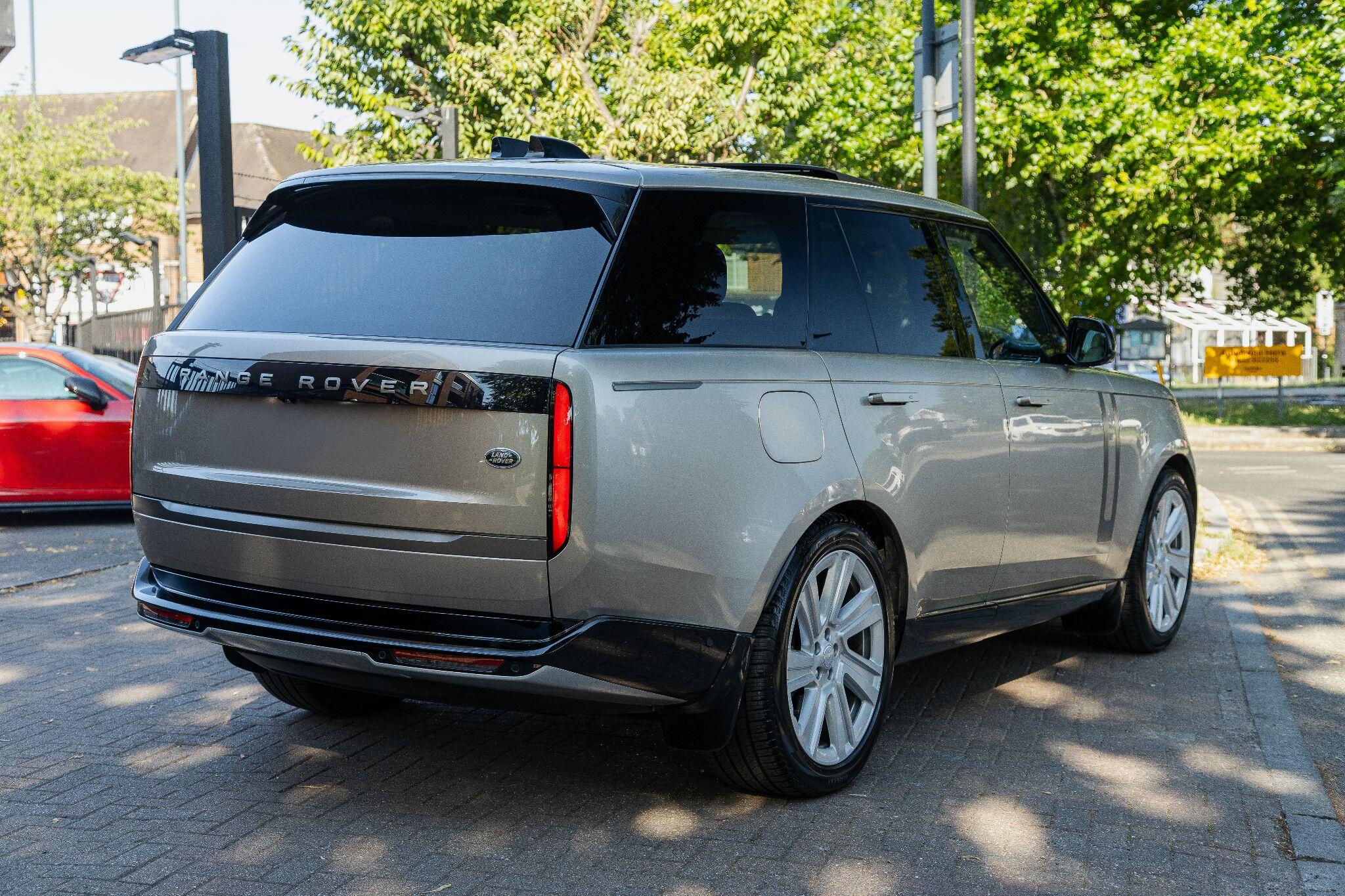 Land Rover Range Rover view 12