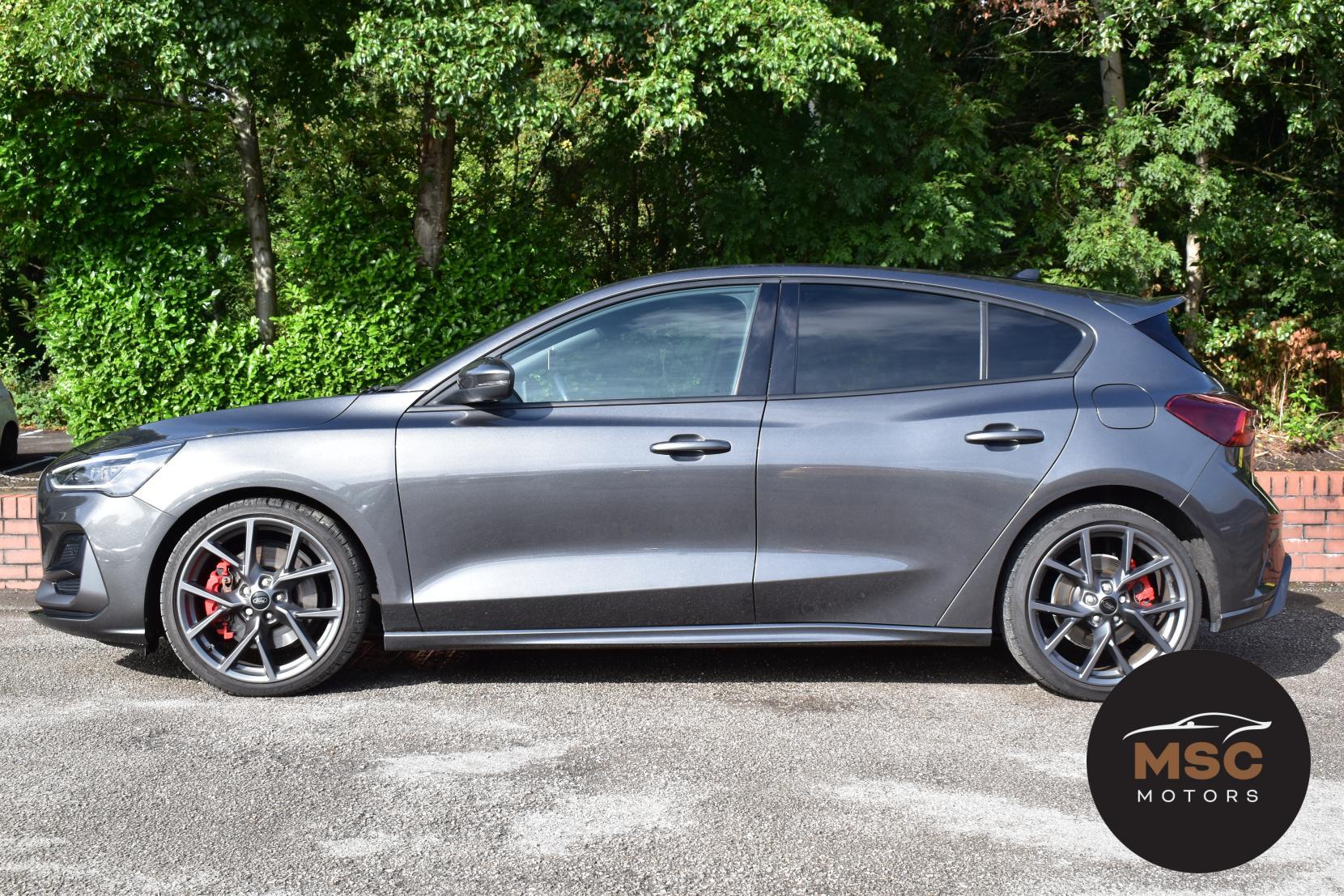 Ford Focus view 10