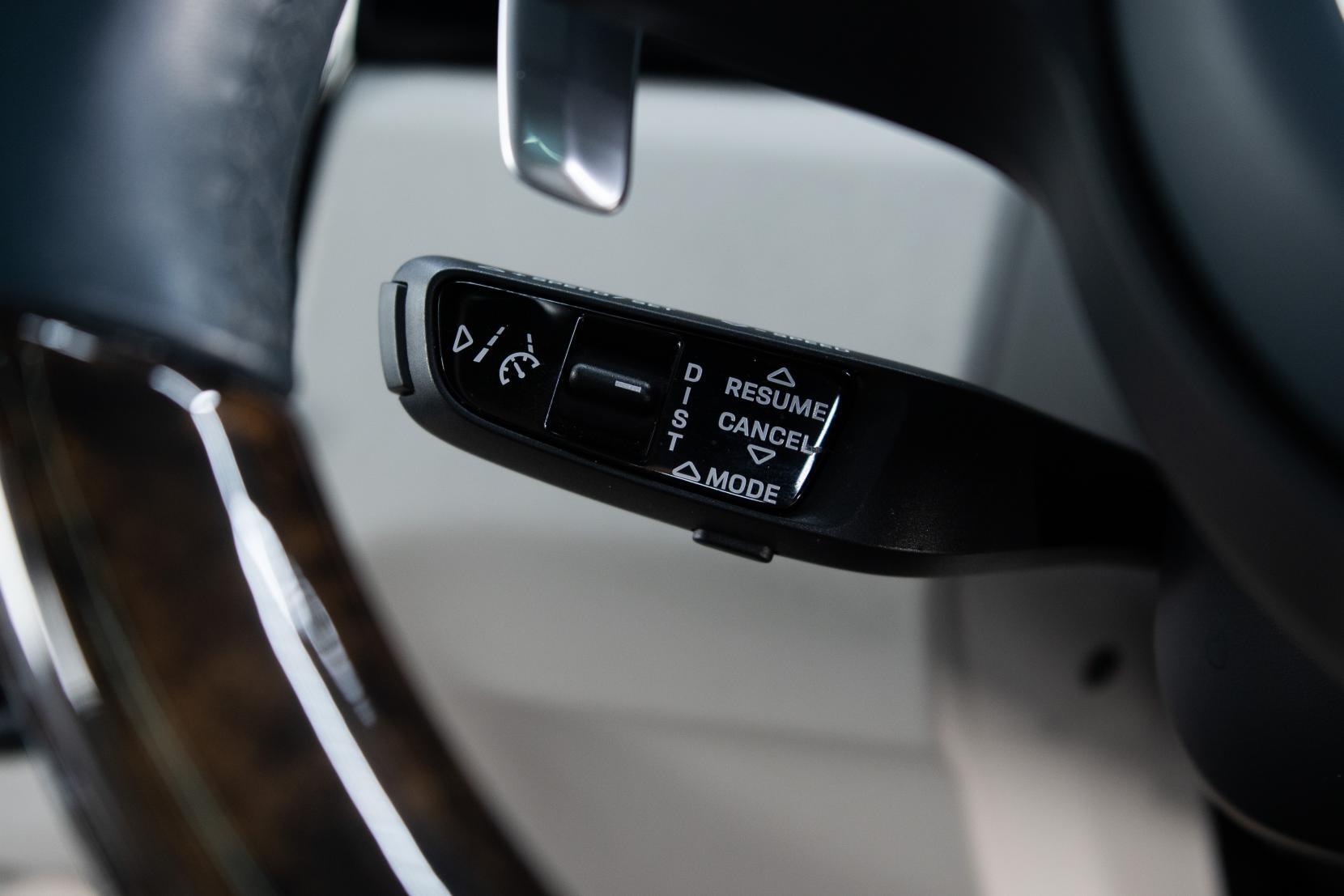 Porsche Cayenne view 21
