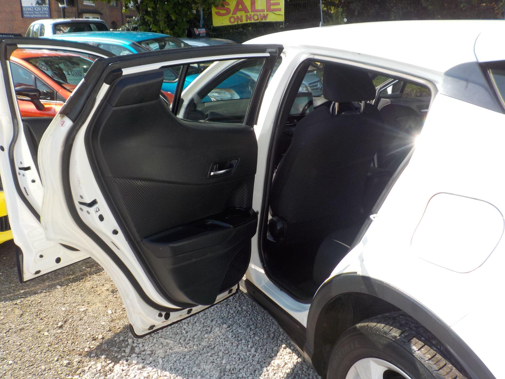 Toyota C-HR 1.2 VVT-i Icon Euro 6 (s/s) 5dr