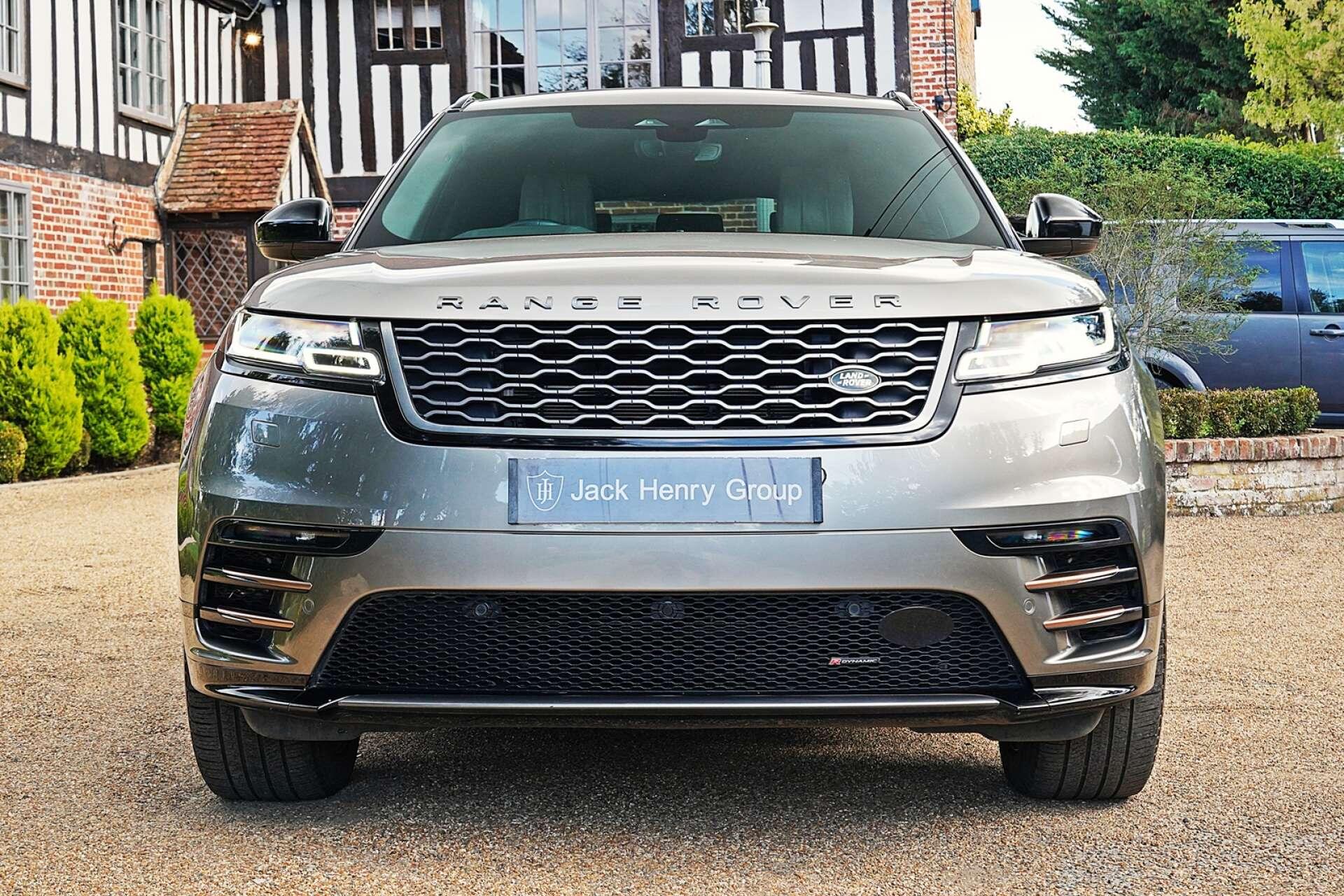 Land Rover Range Rover Velar view 11